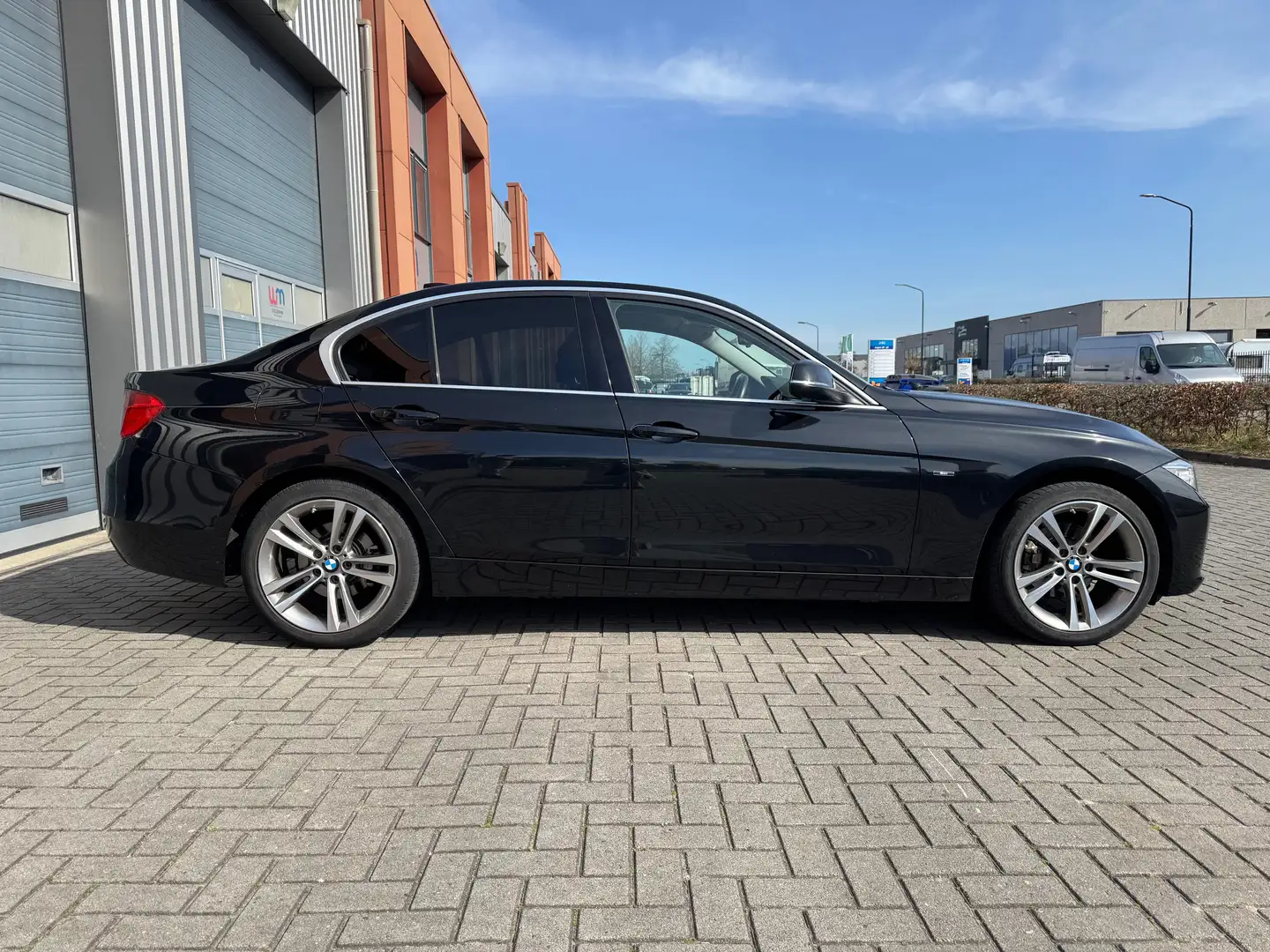 BMW 316 316 High Executive Zwart - 2