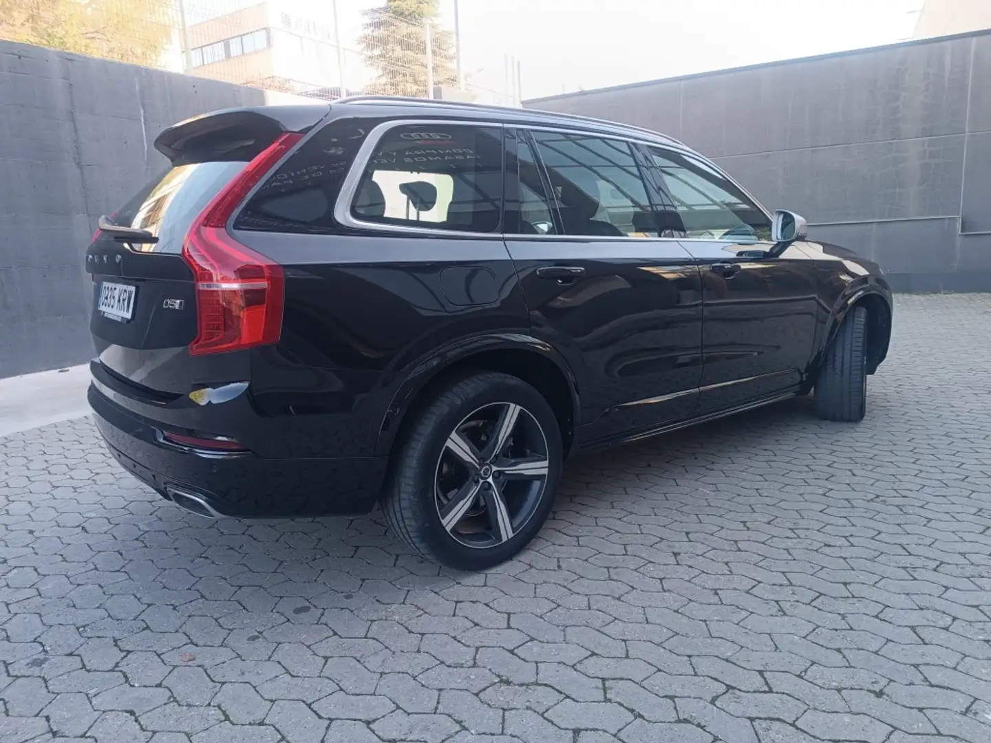 Volvo XC90 D5 R-Design AWD 235 Aut. Negro - 2