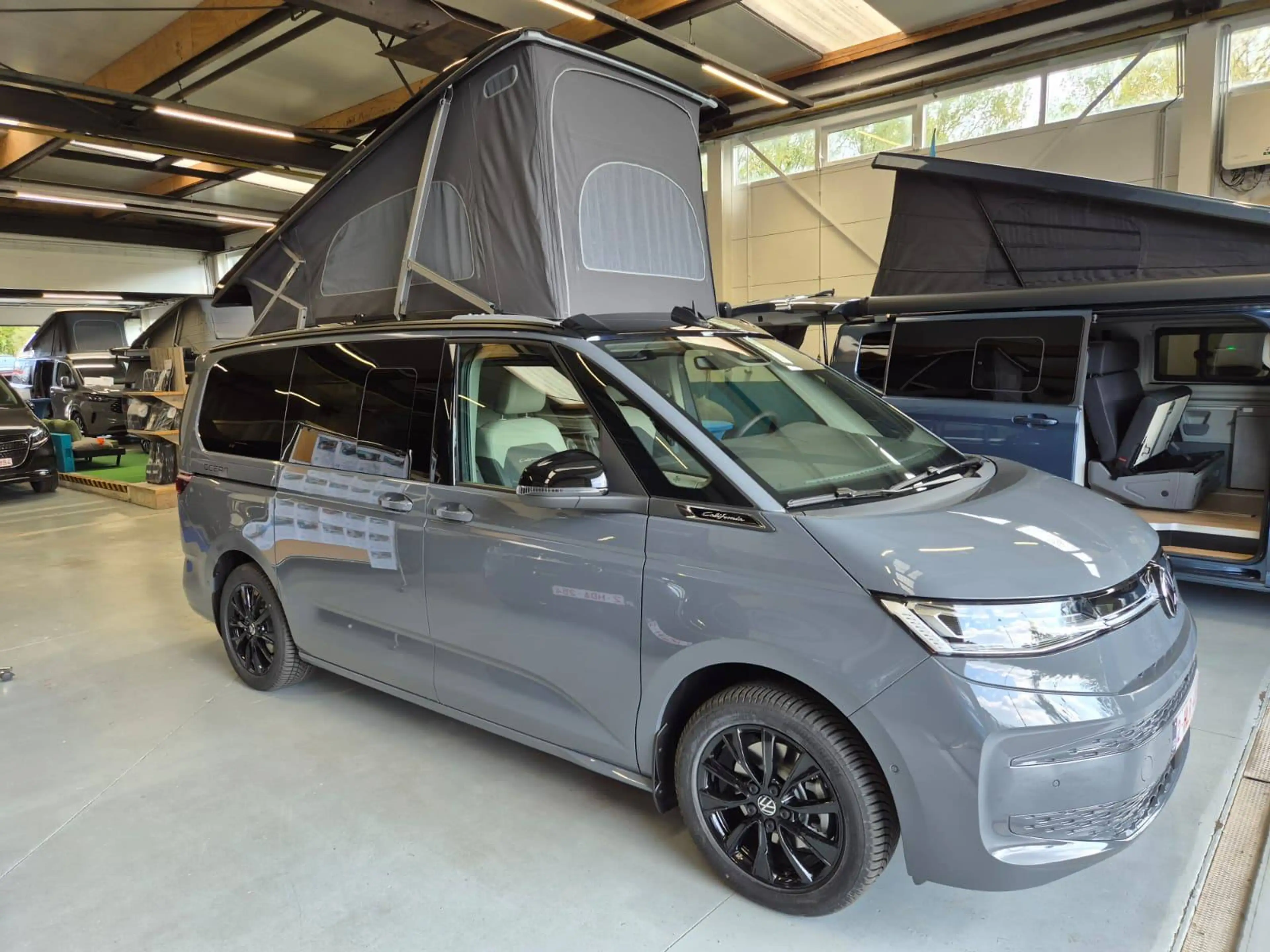 Volkswagen T7 California OCEAN 2.0 TSI Benzine DSG — photo 5