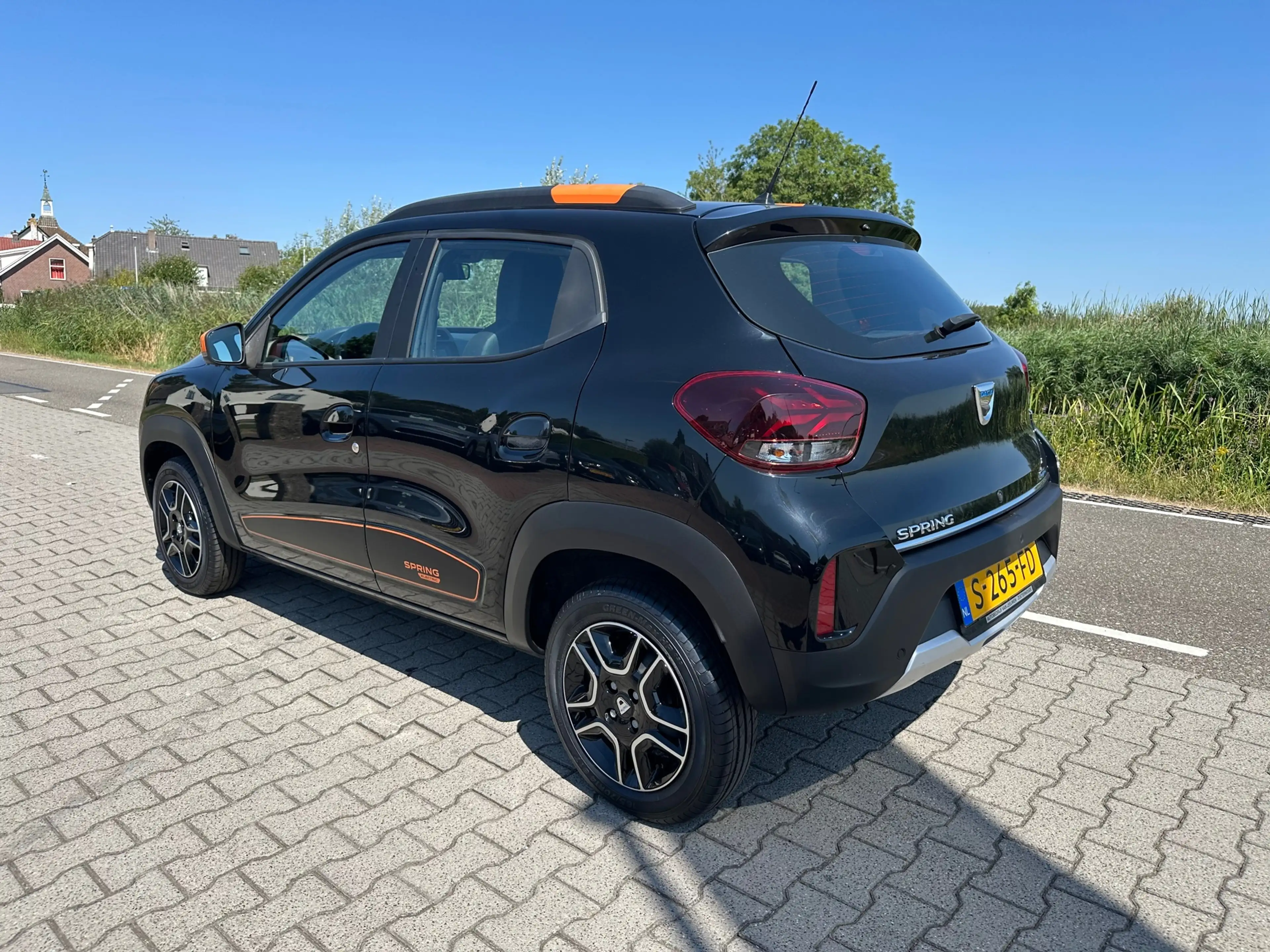 Dacia Spring Comfort Plus 27 kWh, Camera, Leder, Carplay, Cruis — photo 2