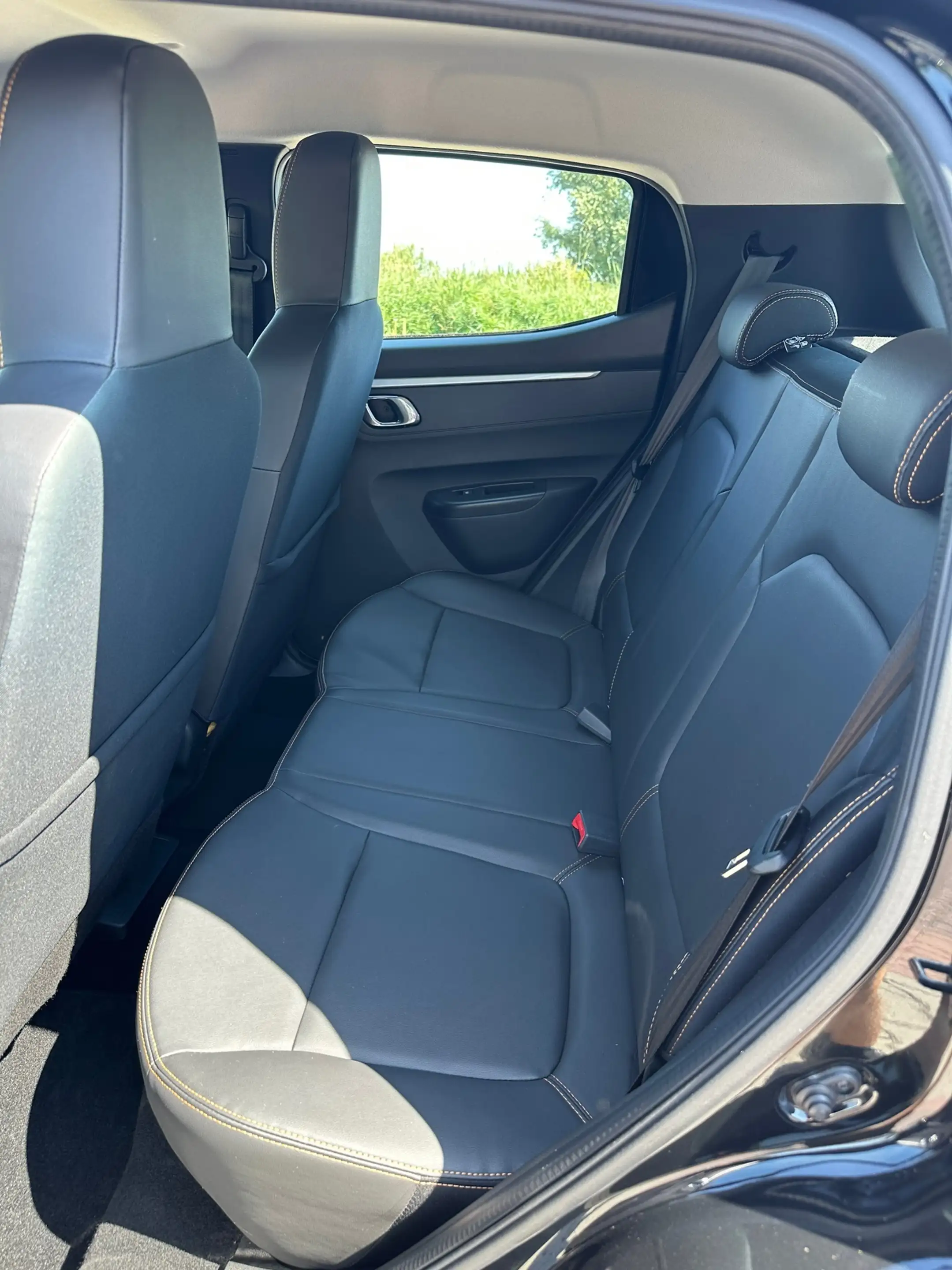 Dacia Spring Comfort Plus 27 kWh, Camera, Leder, Carplay, Cruis — photo 9