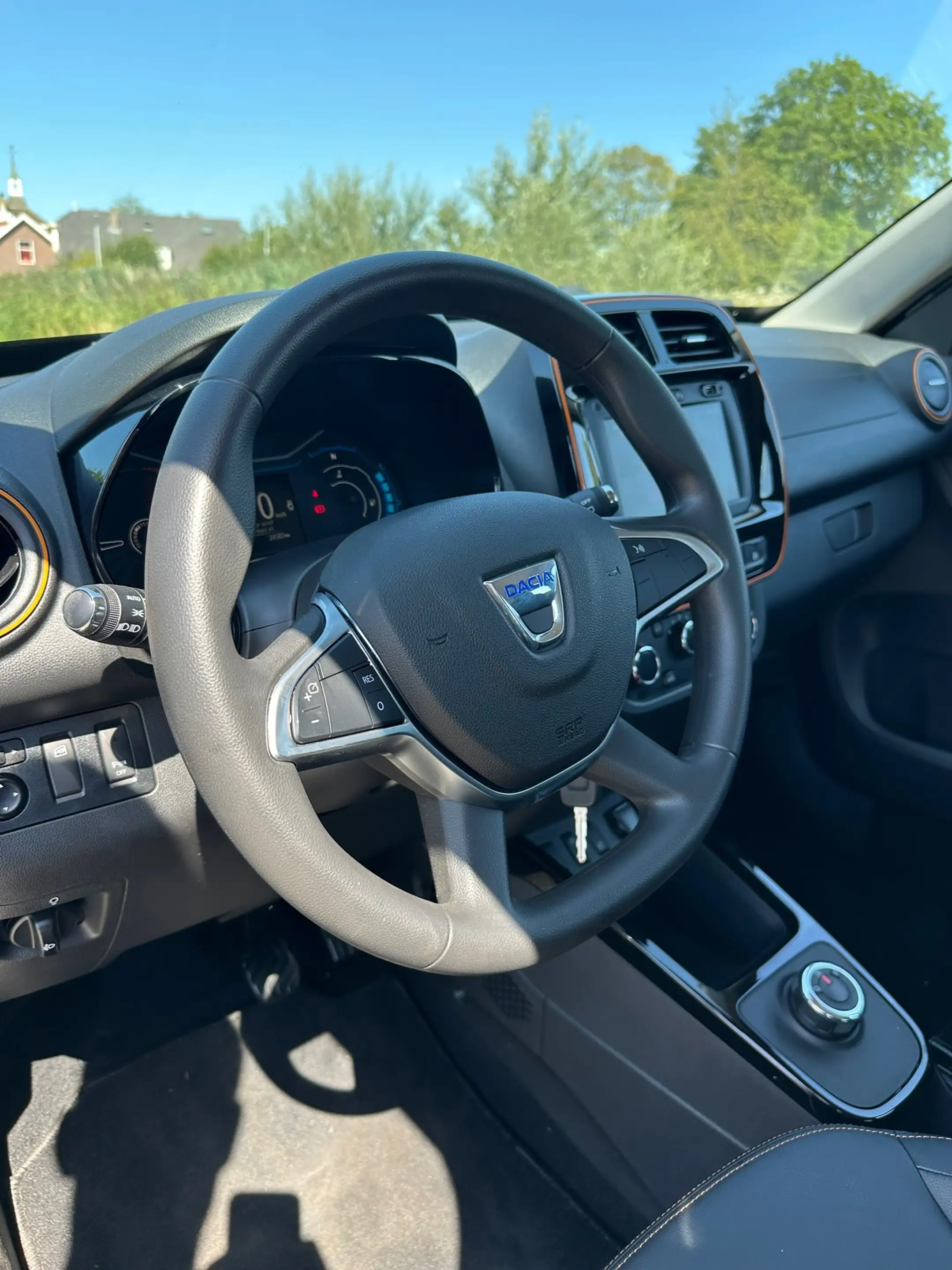 Dacia Spring Comfort Plus 27 kWh, Camera, Leder, Carplay, Cruis — photo 14