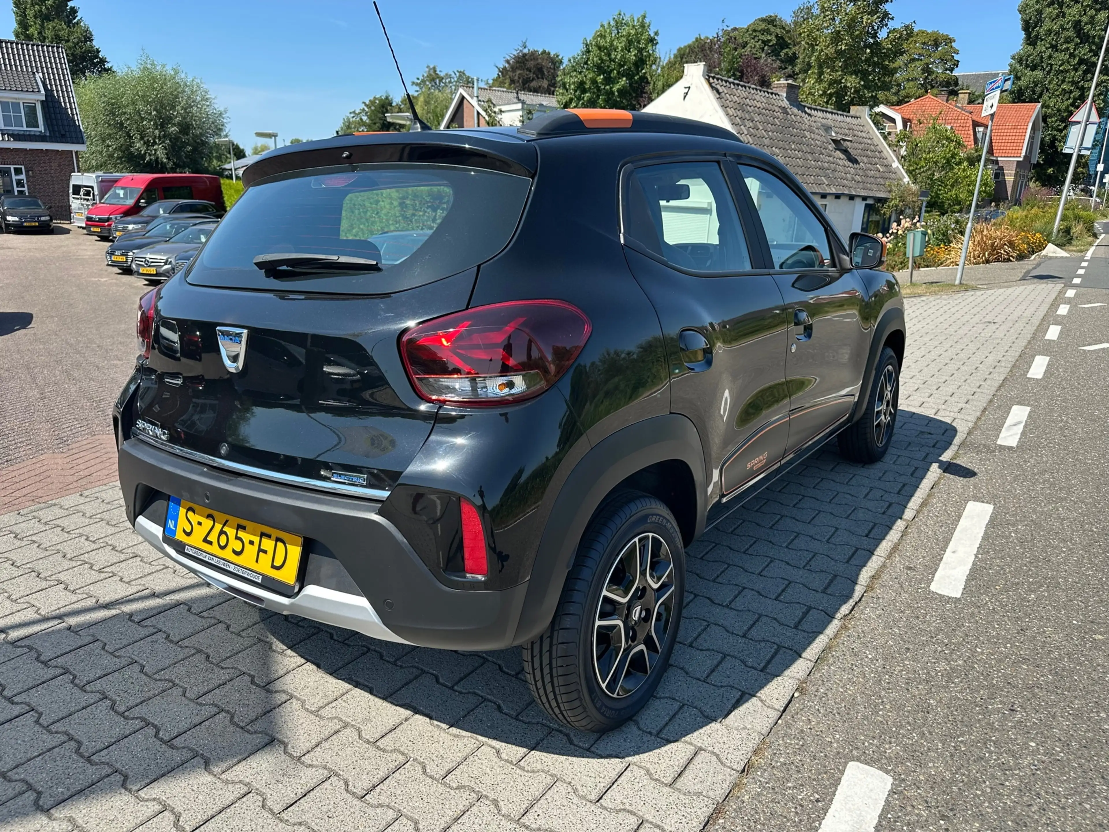Dacia Spring Comfort Plus 27 kWh, Camera, Leder, Carplay, Cruis — photo 3