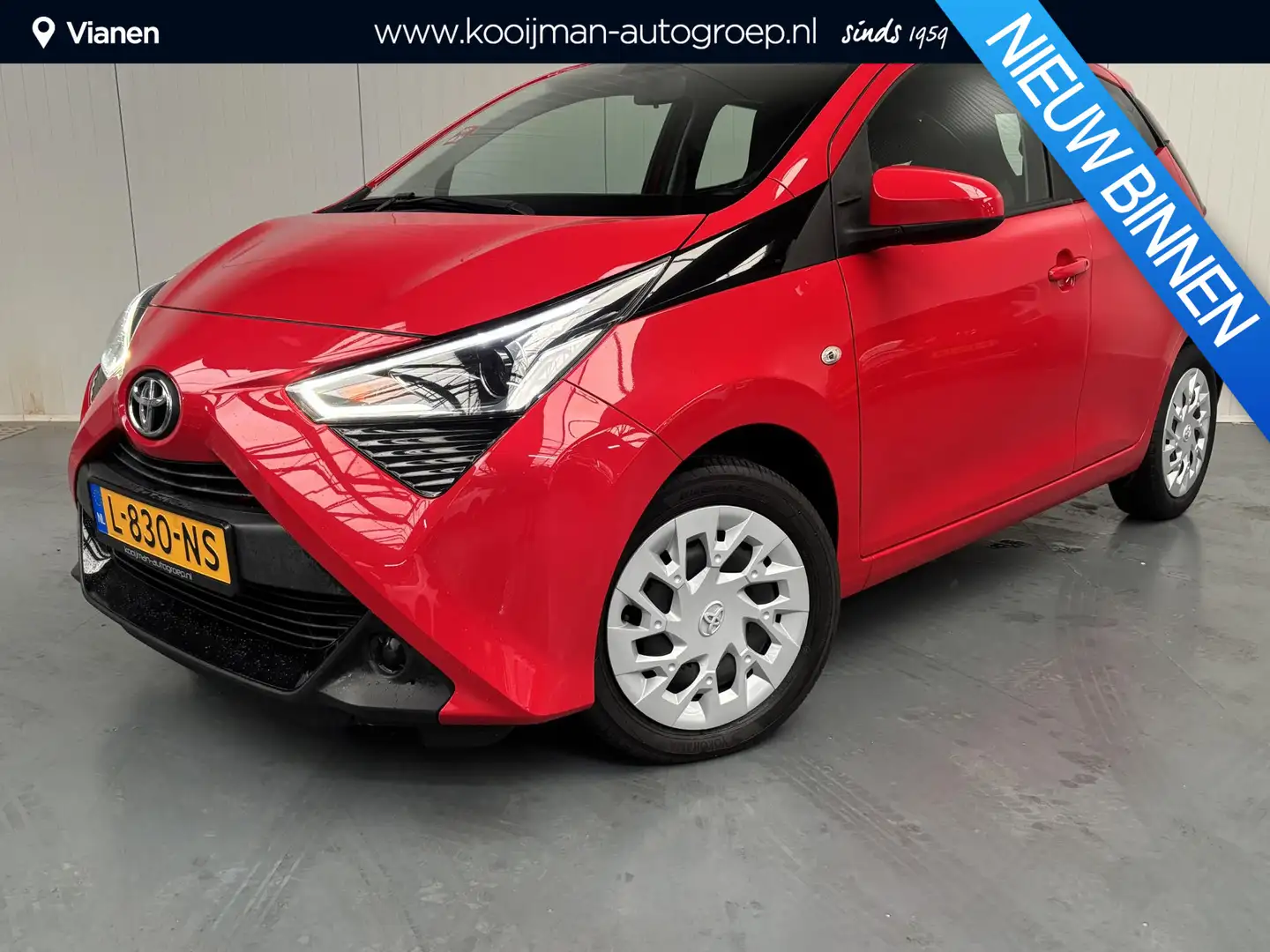 Toyota Aygo 1.0 VVT-i x-play Rouge - 1