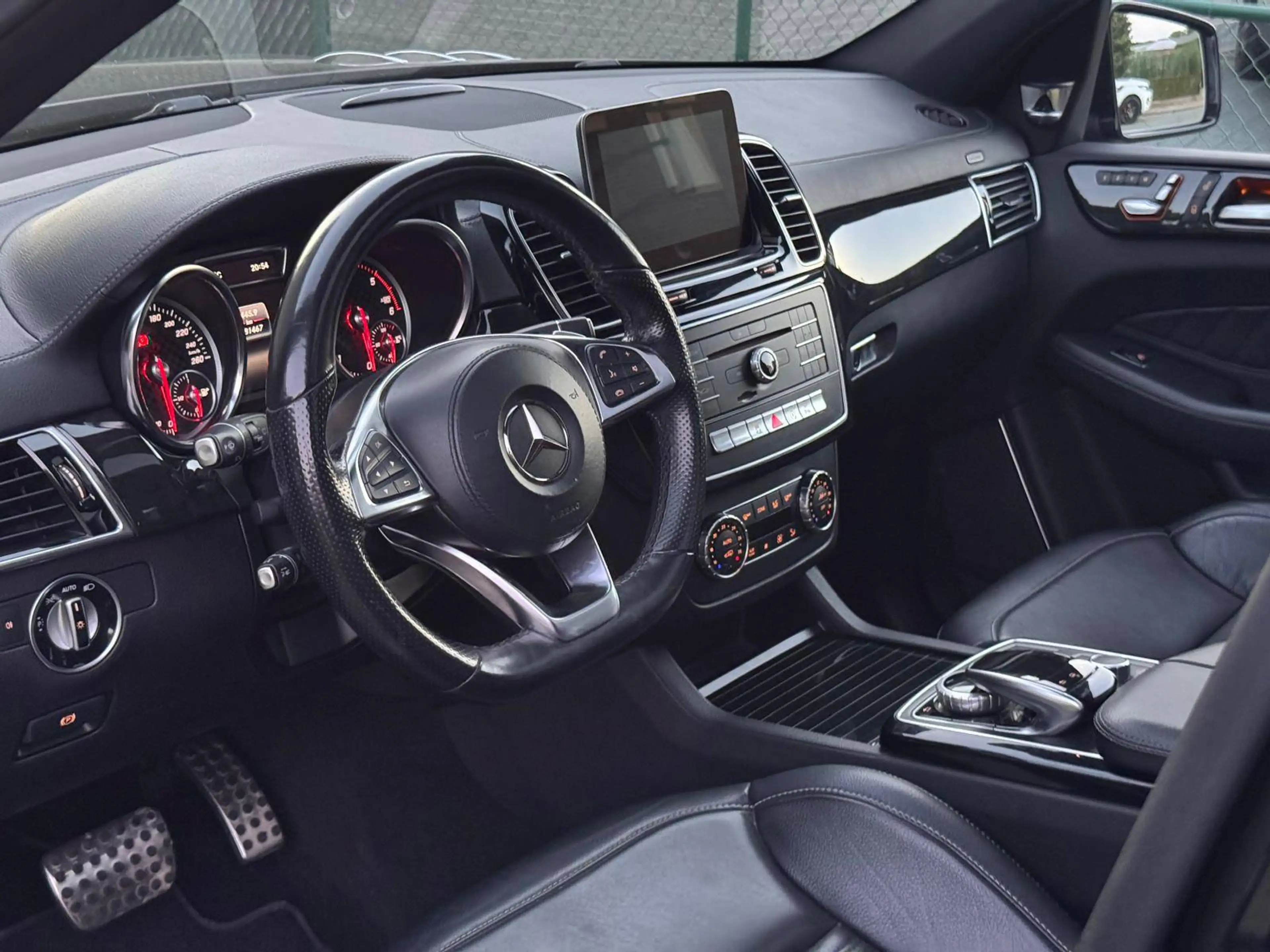 Mercedes-Benz GLS 350 AMG 4-Matic — photo 8