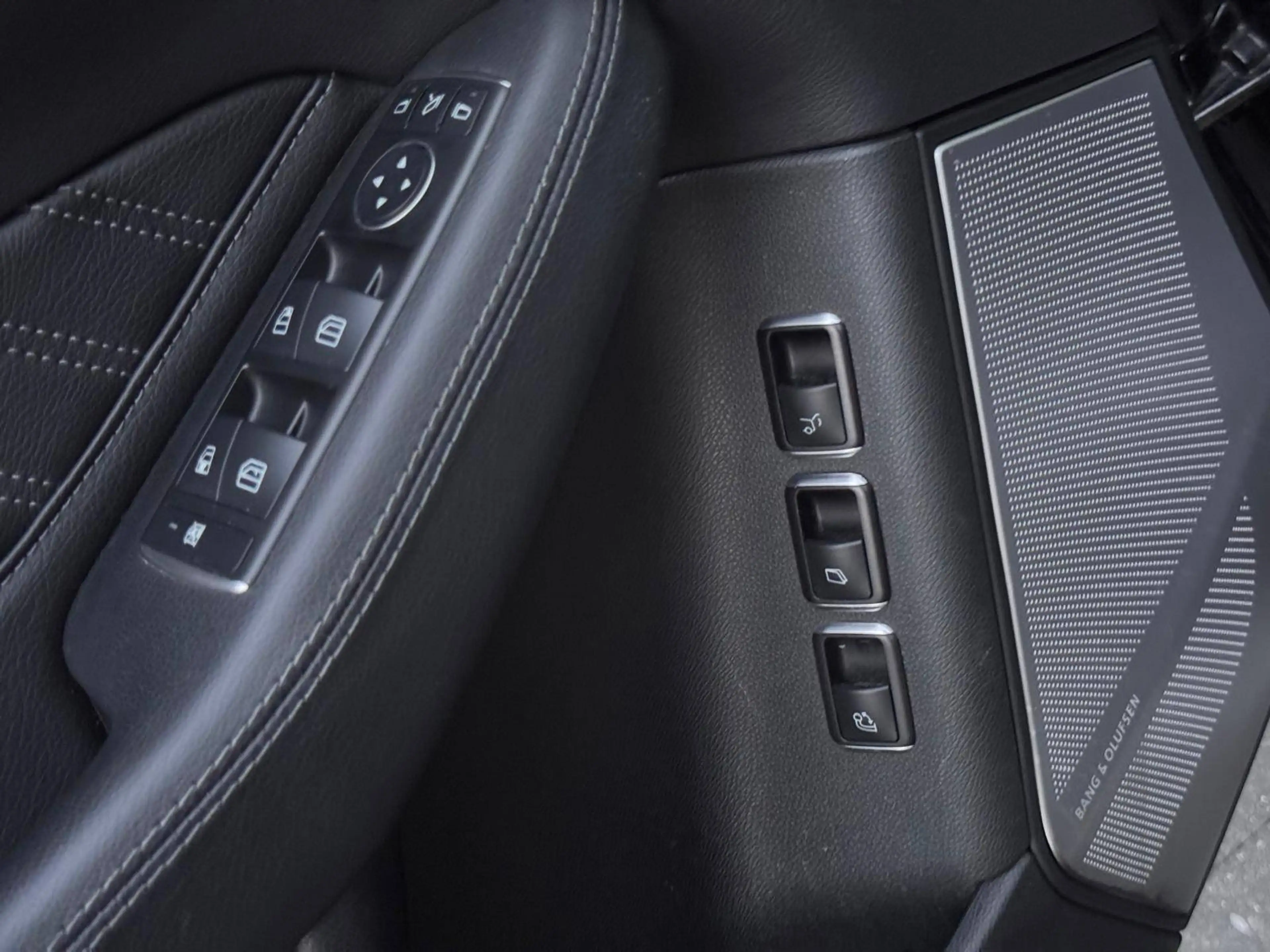 Mercedes-Benz GLS 350 AMG 4-Matic — photo 12