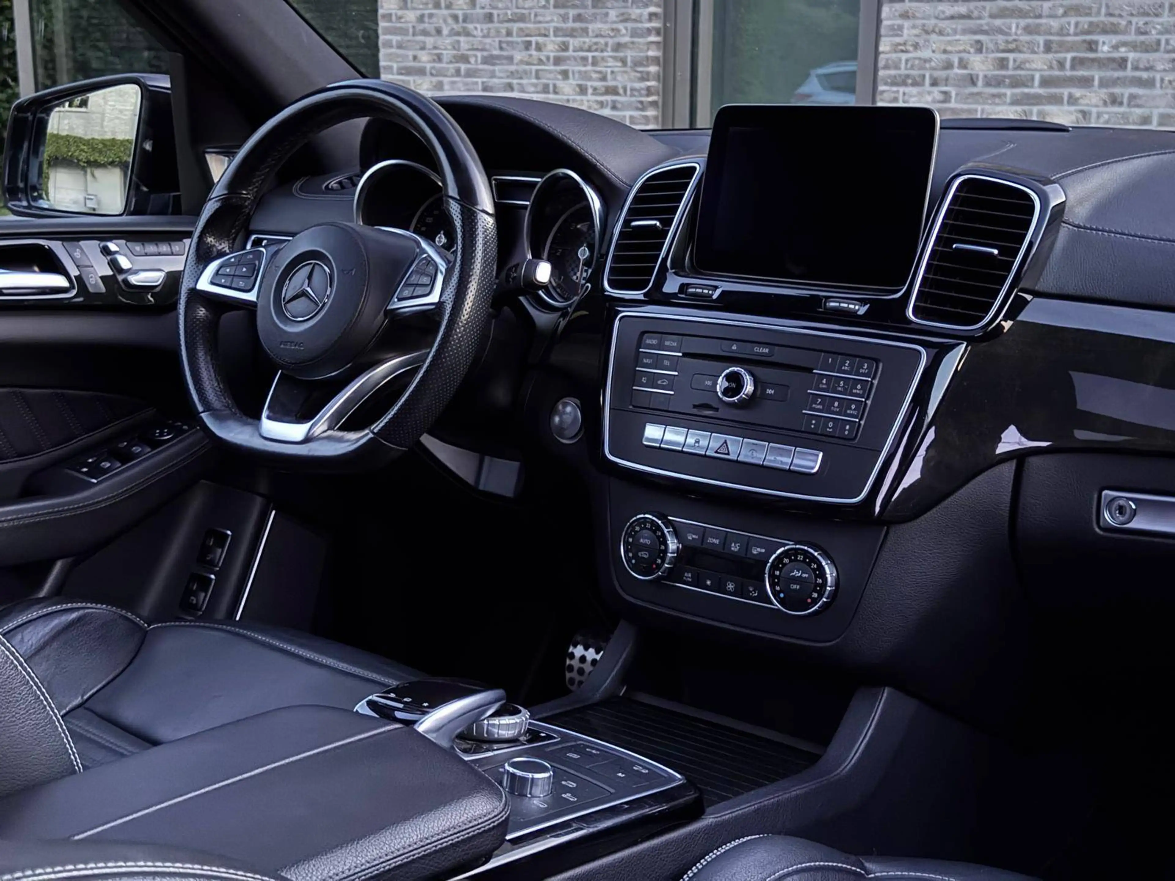 Mercedes-Benz GLS 350 AMG 4-Matic — photo 7
