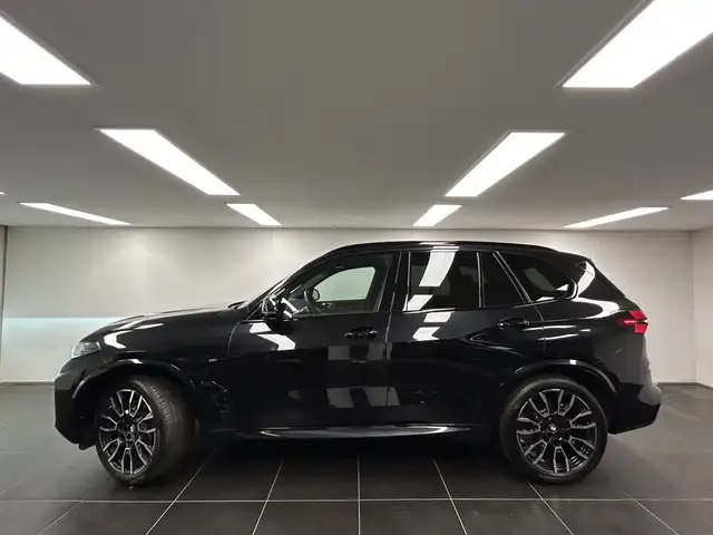 BMW X5 view 2