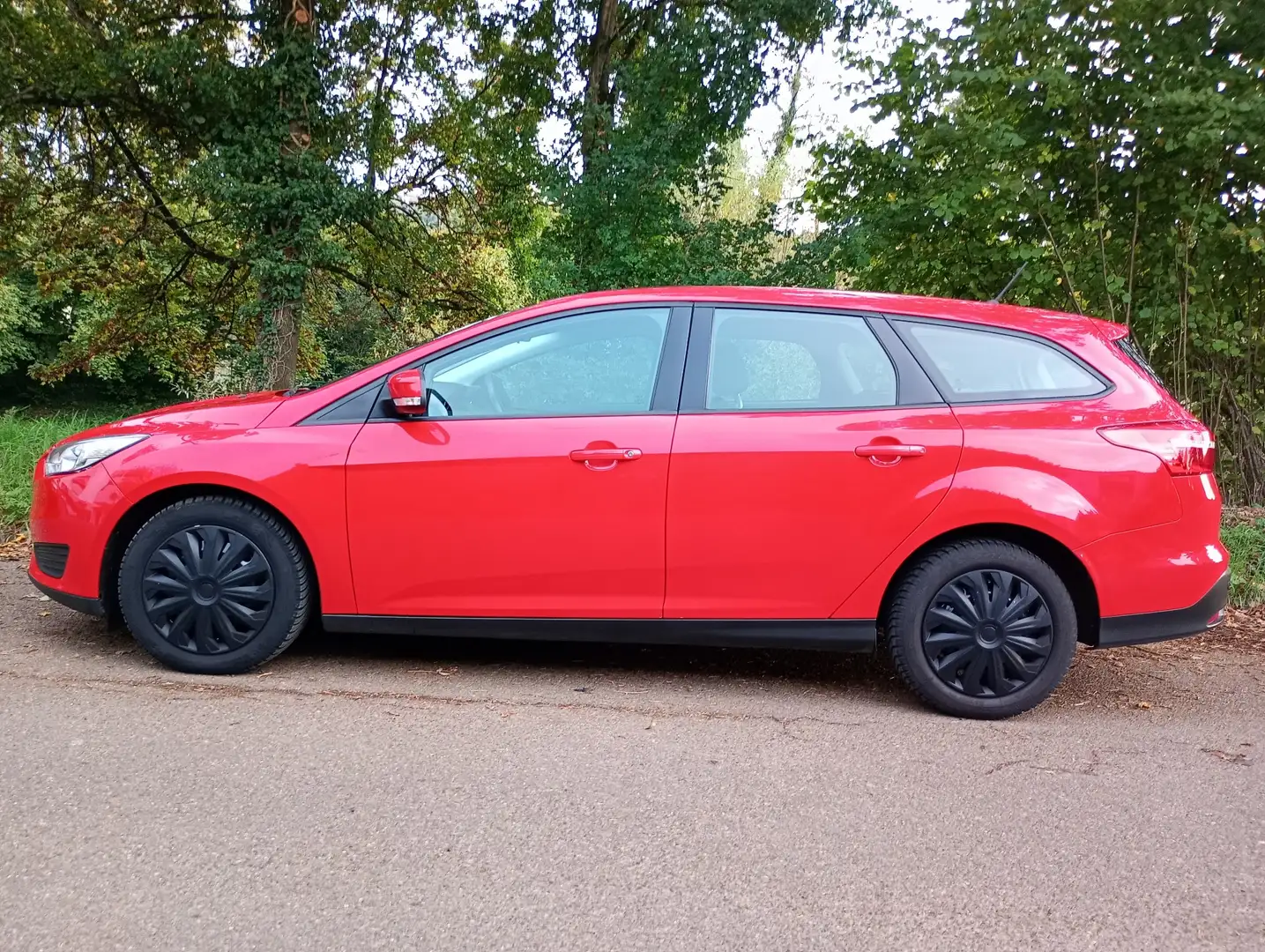 Ford Focus Trend Klima Sitzheizung Lenkradheizung Rot - 2