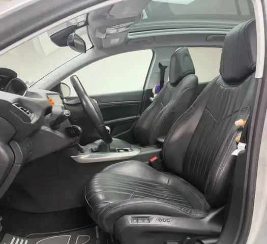 Peugeot 308 view 8