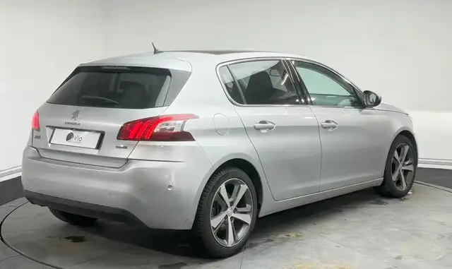 Peugeot 308 view 5
