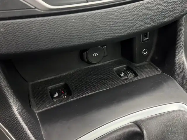 Peugeot 308 view 11