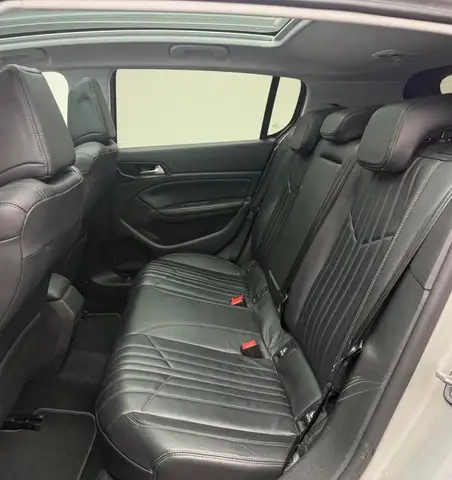 Peugeot 308 view 9