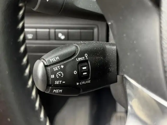 Peugeot 308 view 12
