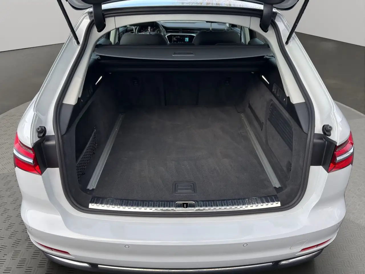 Audi A6 40 TDI Avant sport S tronic NAVI+ACC+LED+PANO 16