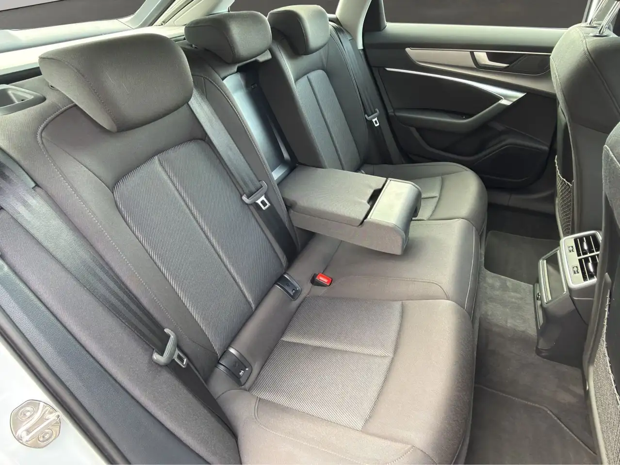 Audi A6 40 TDI Avant sport S tronic NAVI+ACC+LED+PANO 15