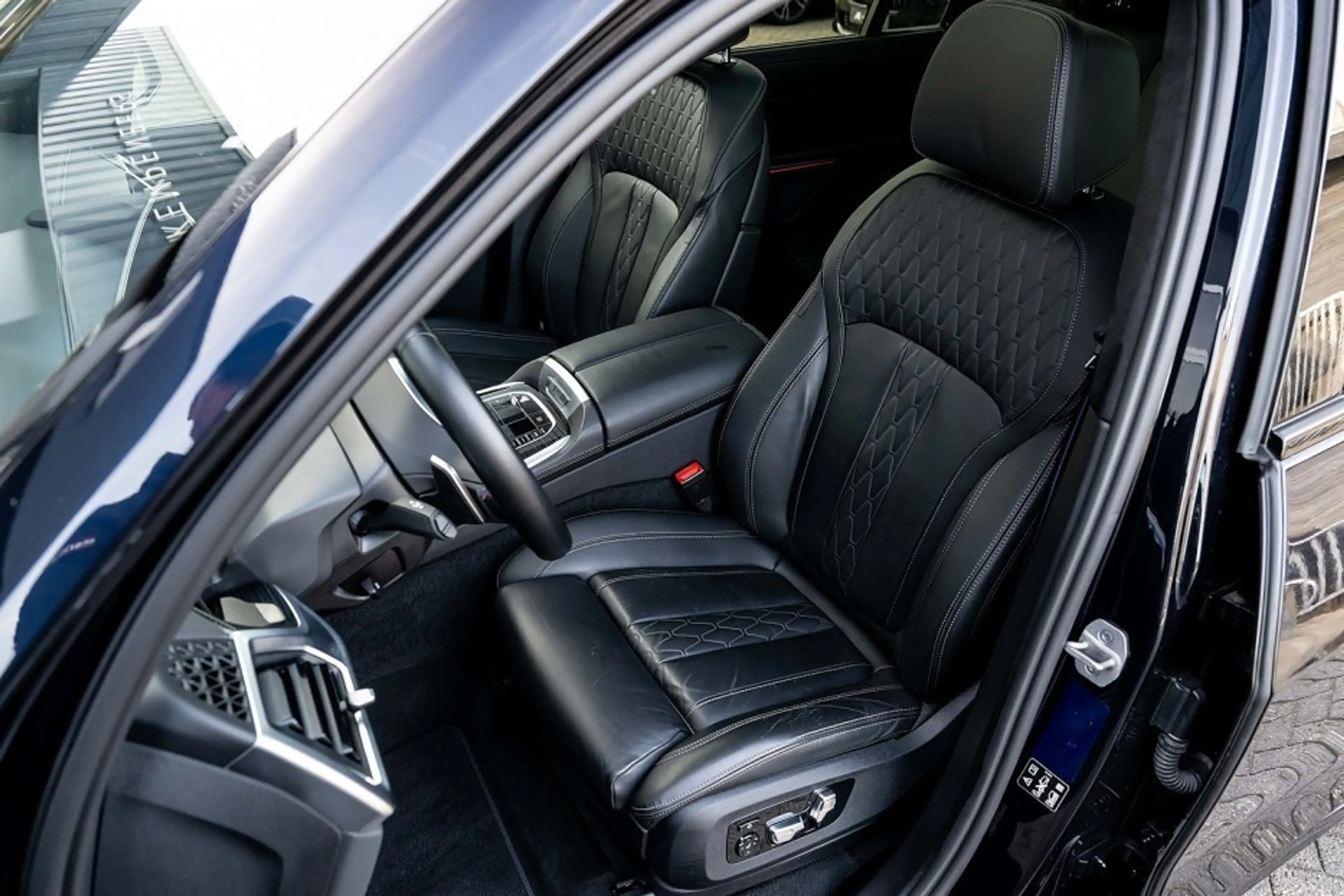 BMW X7 M60i xDrive M Sport Pro | 7 Persoons | Panorama Sk — photo 4