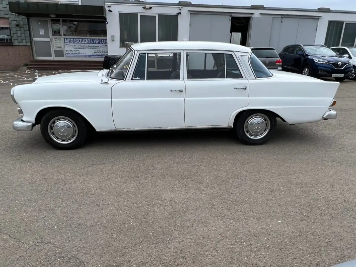 Mercedes-Benz 200 D*Oldtimer*W110*Leder*Heckflosse - 2