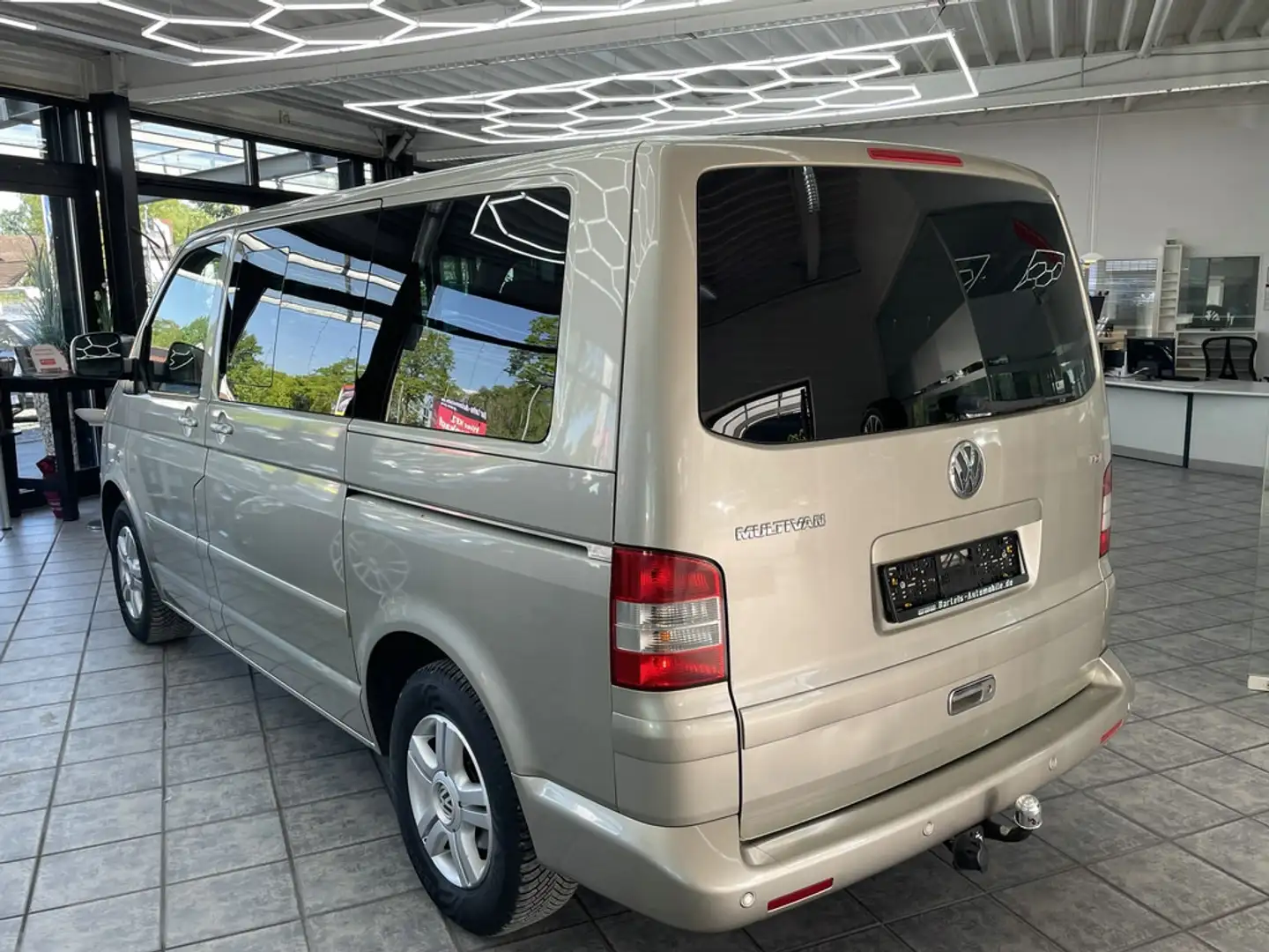 Volkswagen T5 Multivan 2.5 TDI Highline, 6-Sitzer, Leder Beige - 2