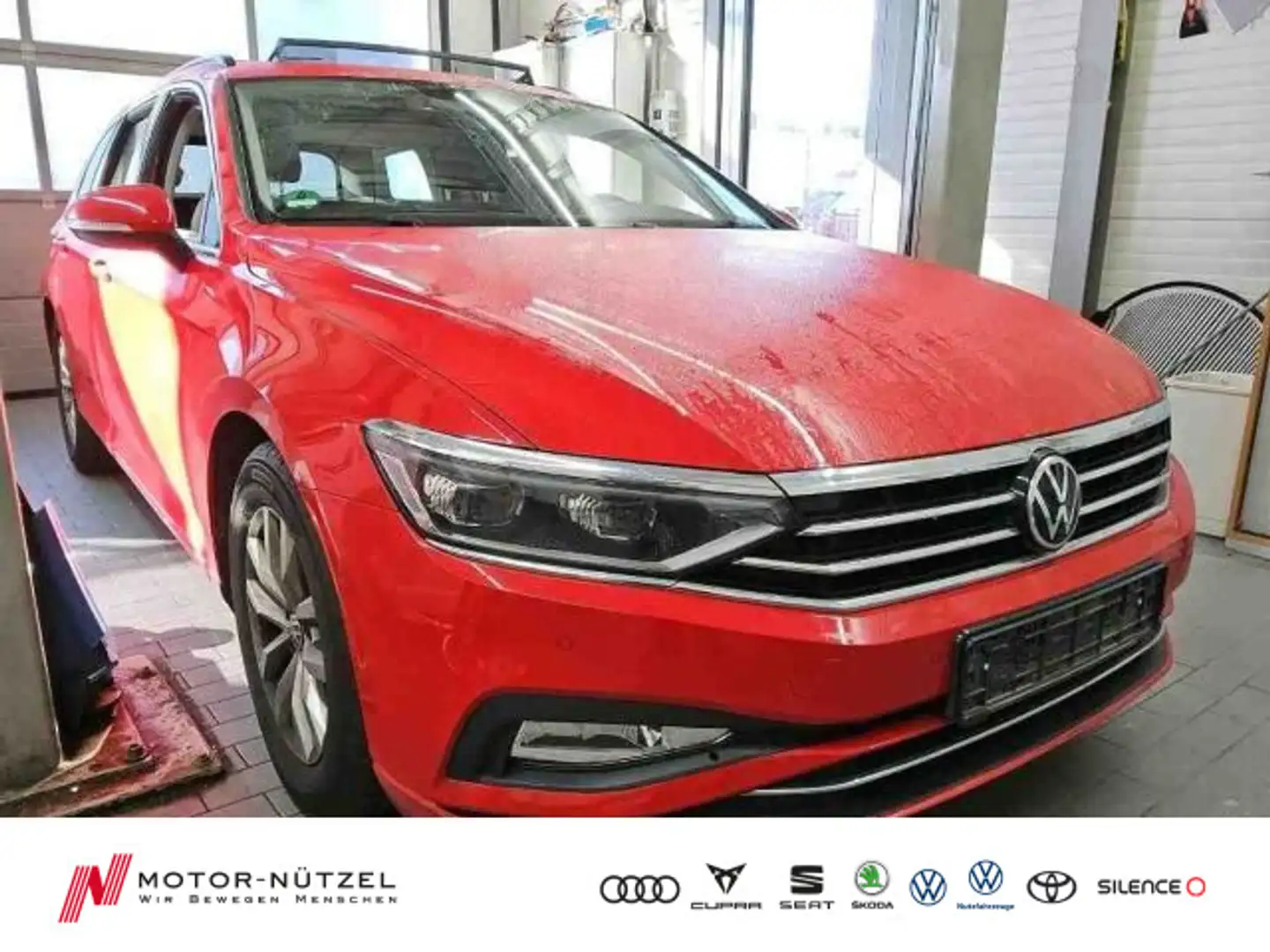 Volkswagen Passat Variant 2.0 TDI DSG MATRIX+NAVI+AHK+PANO Rot - 1