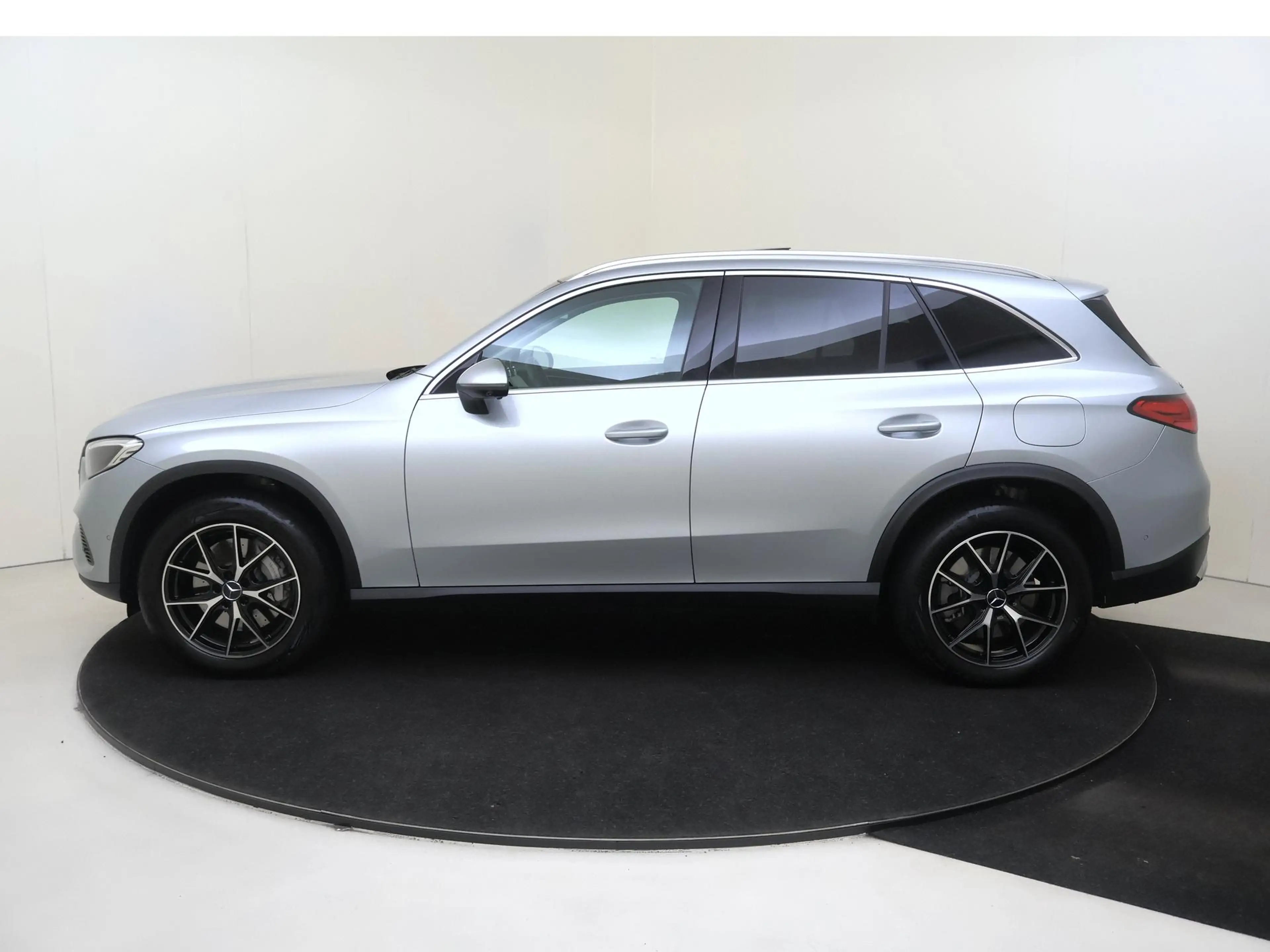 Mercedes-Benz GLC 300 300e 4MATIC Business Line /Panoramadak /360 Camera — photo 9