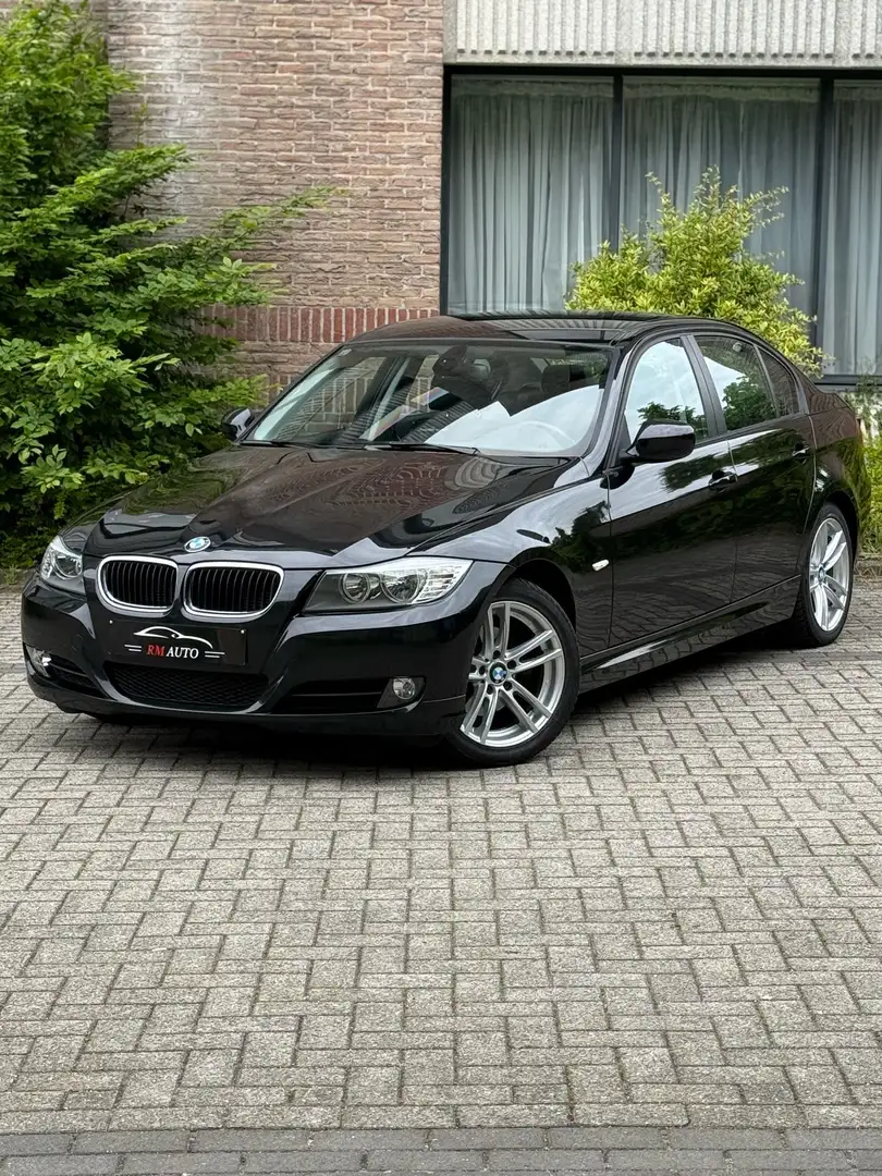 BMW 318 Bmw Serie3 E90 318i Essence Facelift Euro 5 Noir - 1