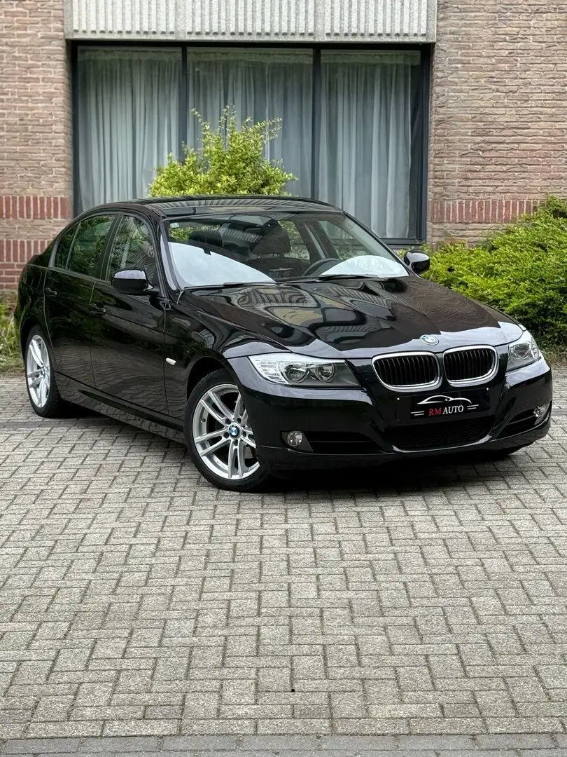 BMW 318 Bmw Serie3 E90 318i Essence Facelift Euro 5 Noir - 2