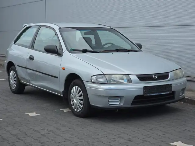 Mazda 323