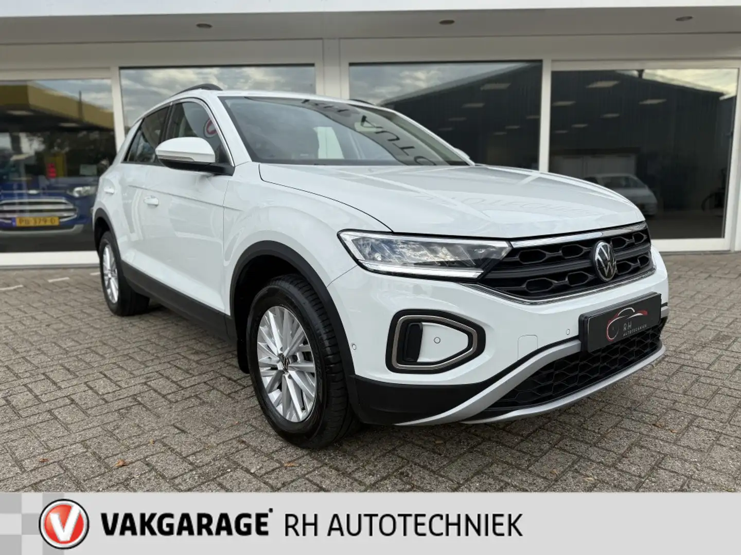 Volkswagen T-Roc 1.0 TSI Life 1e EIGN,Carplay,ECC,STOEL Wit - 2