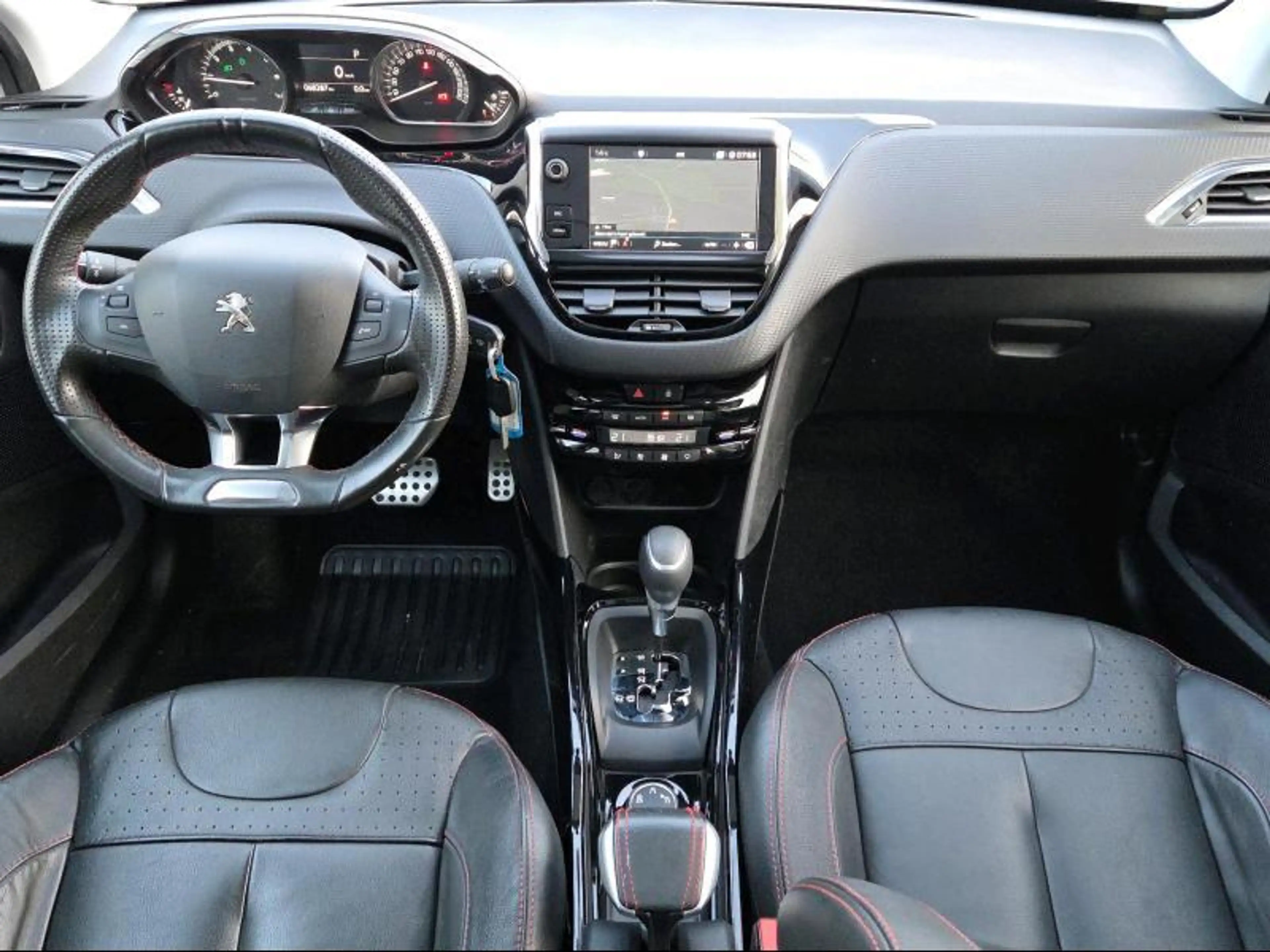 Peugeot 2008 GT-Line 1.2i 110pk Automaat Pano | GPS | Trekhaak — photo 11
