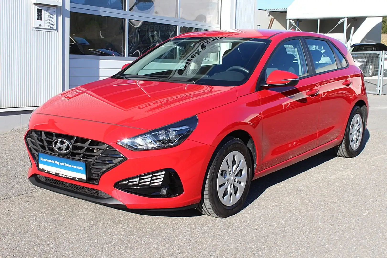 Hyundai i30 1,5 DPI i-Line Rojo - 1