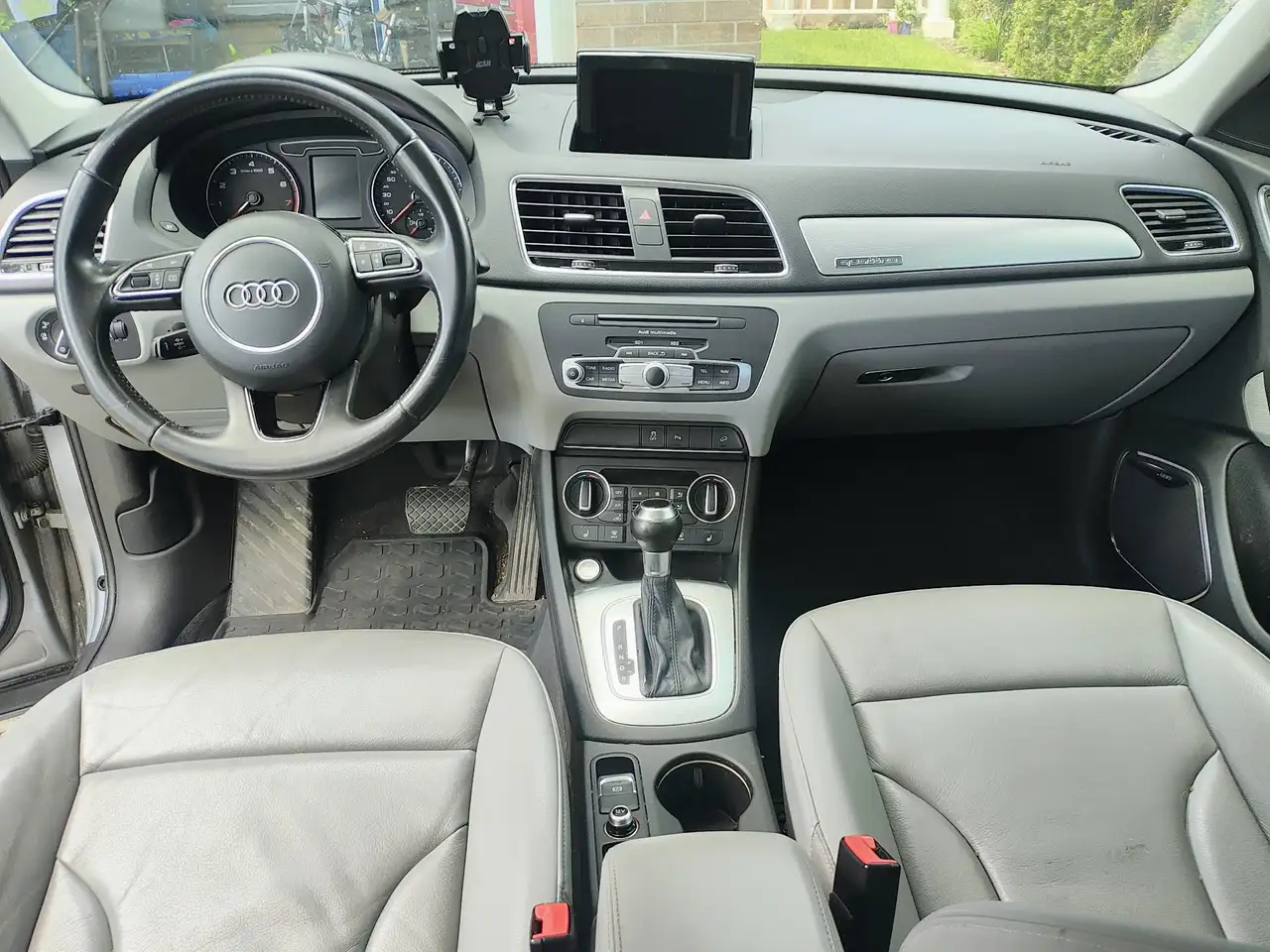 Audi Q3 снимка Audi Q3