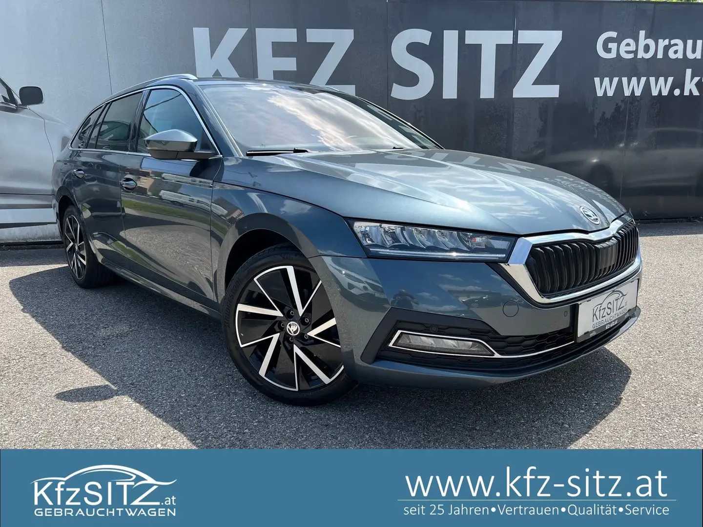 Skoda Octavia Combi 2,0 TDI Premium DSG Grau - 1