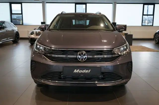 Volkswagen Taigo view 3