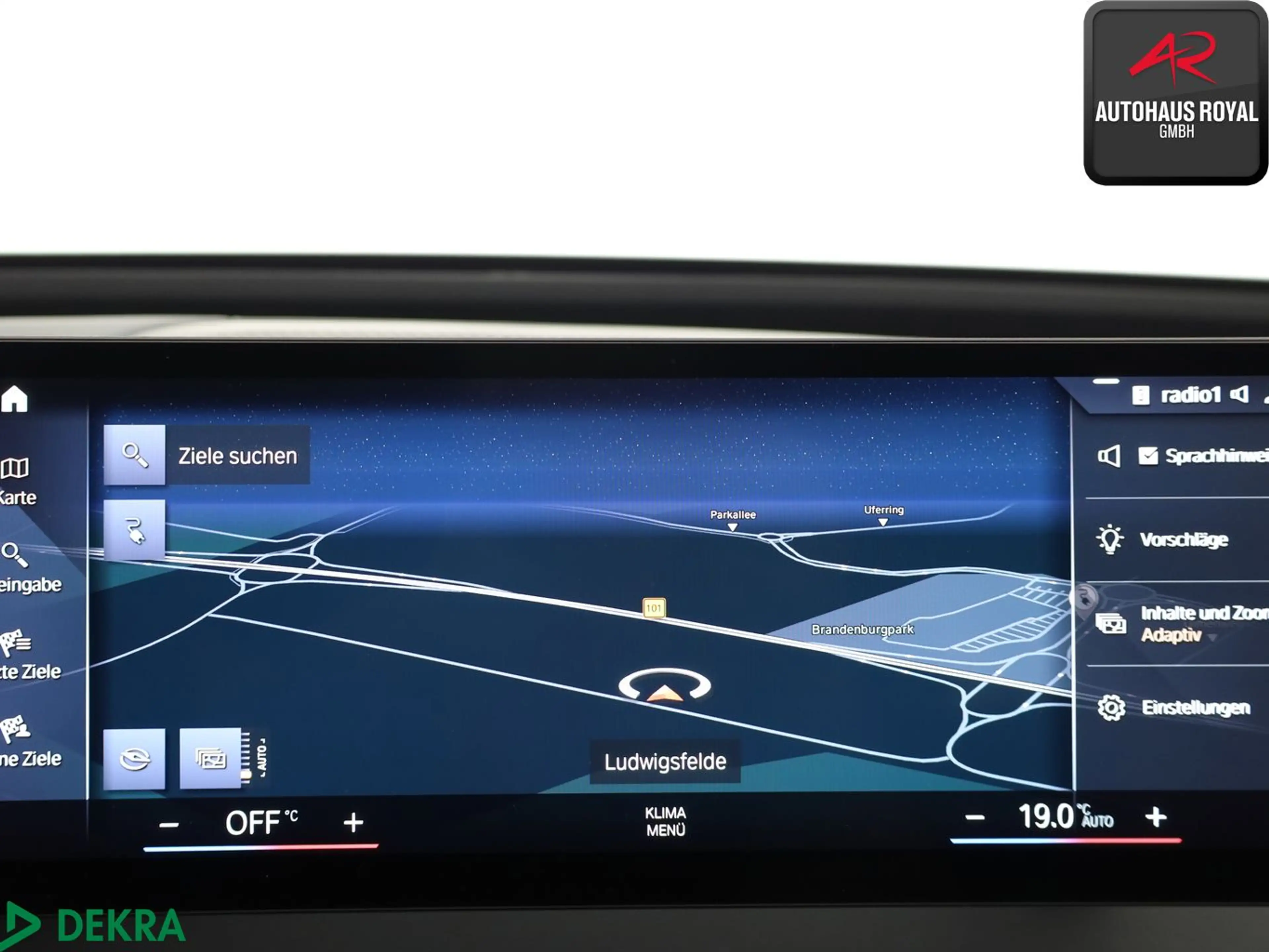 BMW iX xDrive40 SPORT LASER,SKYLOUNGE,360°;HUD,ACC — photo 15