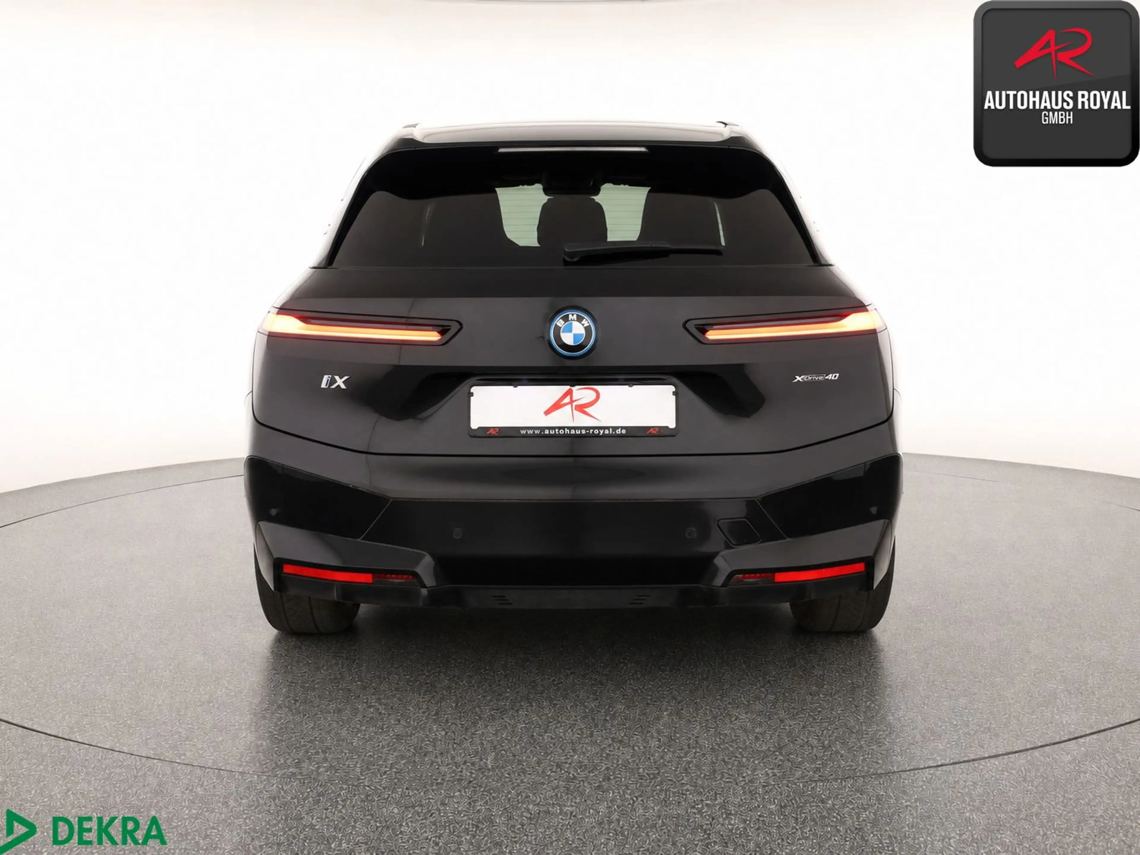 BMW iX xDrive40 SPORT LASER,SKYLOUNGE,360°;HUD,ACC — photo 4