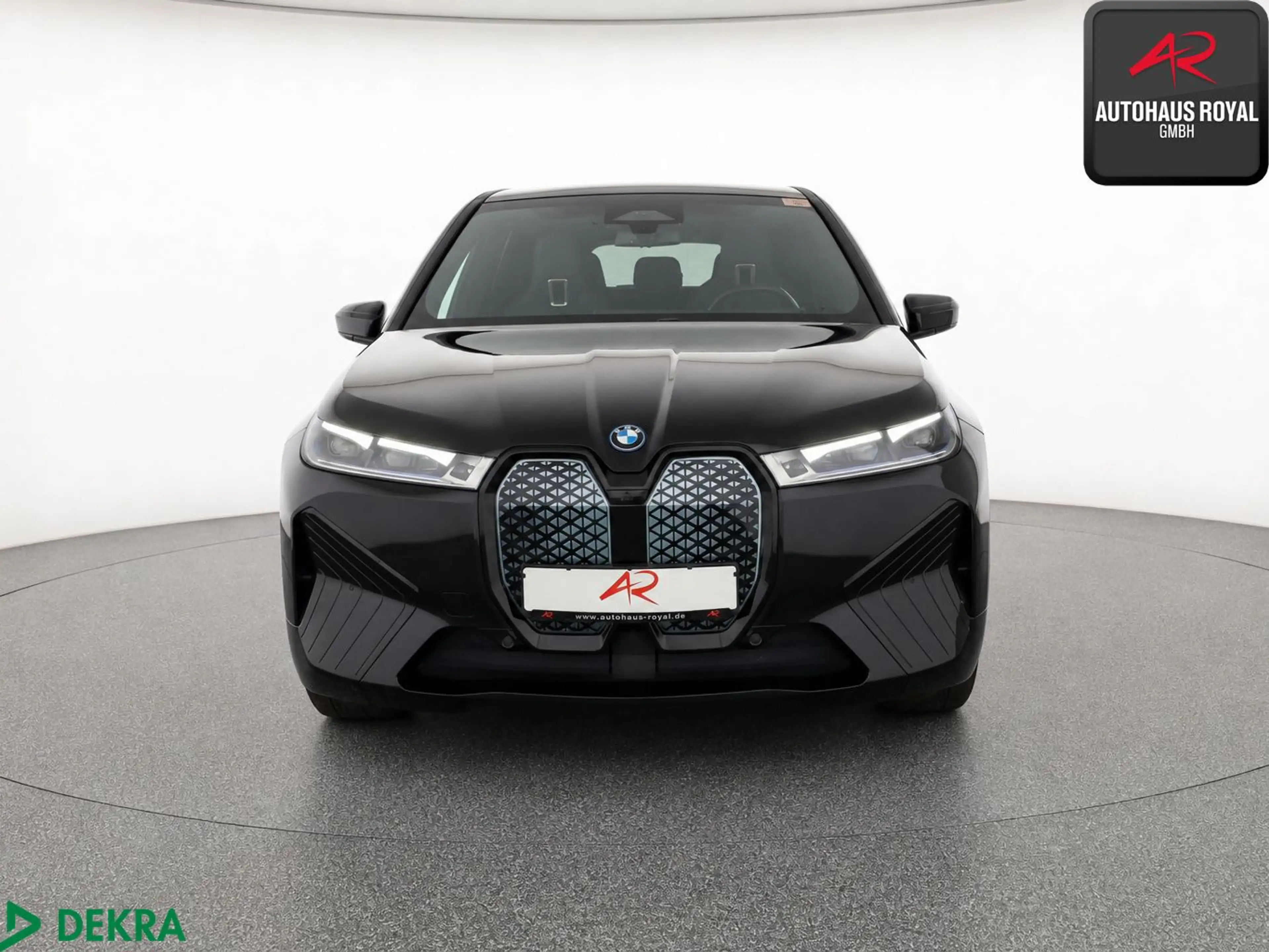BMW iX xDrive40 SPORT LASER,SKYLOUNGE,360°;HUD,ACC — photo 8