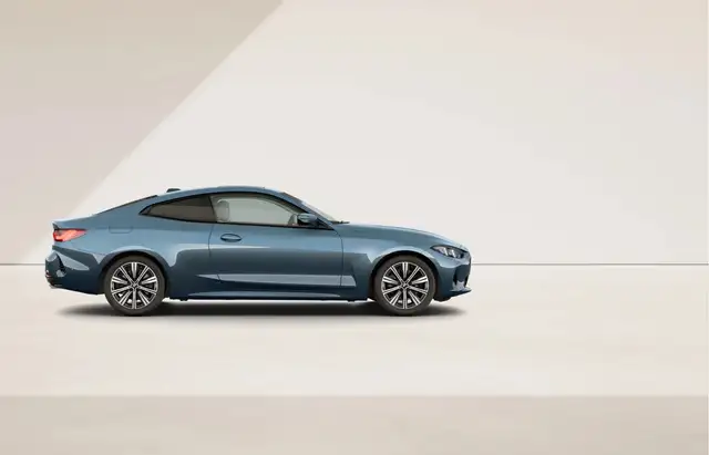 BMW 4 Series view 8