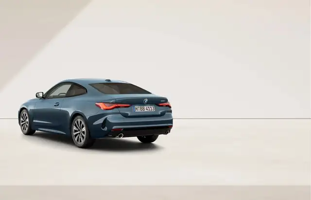 BMW 4 Series view 10