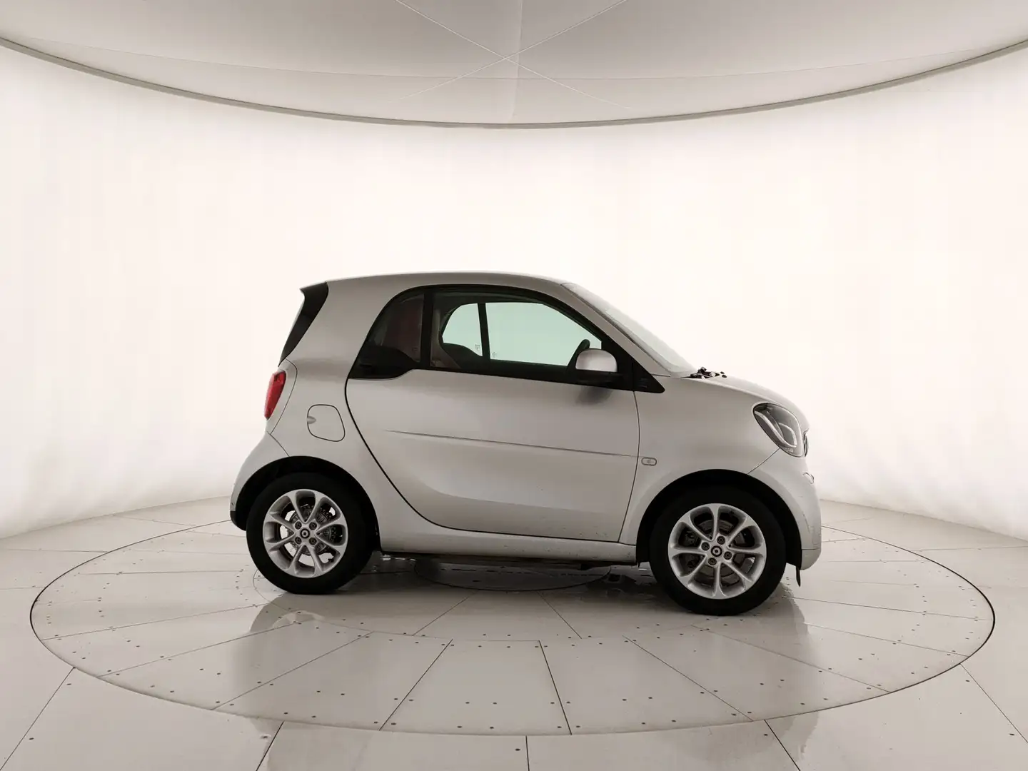 smart forTwo Fortwo eq Passion my19 Grijs - 2