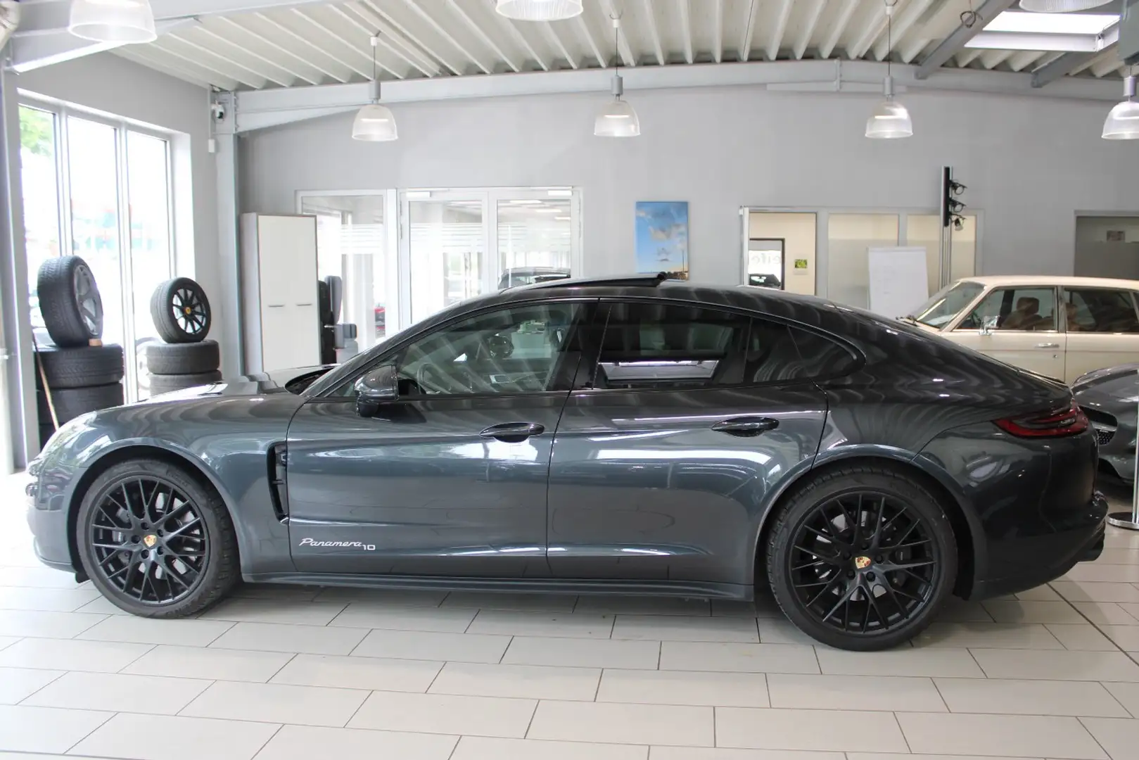 Porsche Panamera 4 Edition 10 Jahre *PANO/AHK/HUD/360°* Zwart - 2