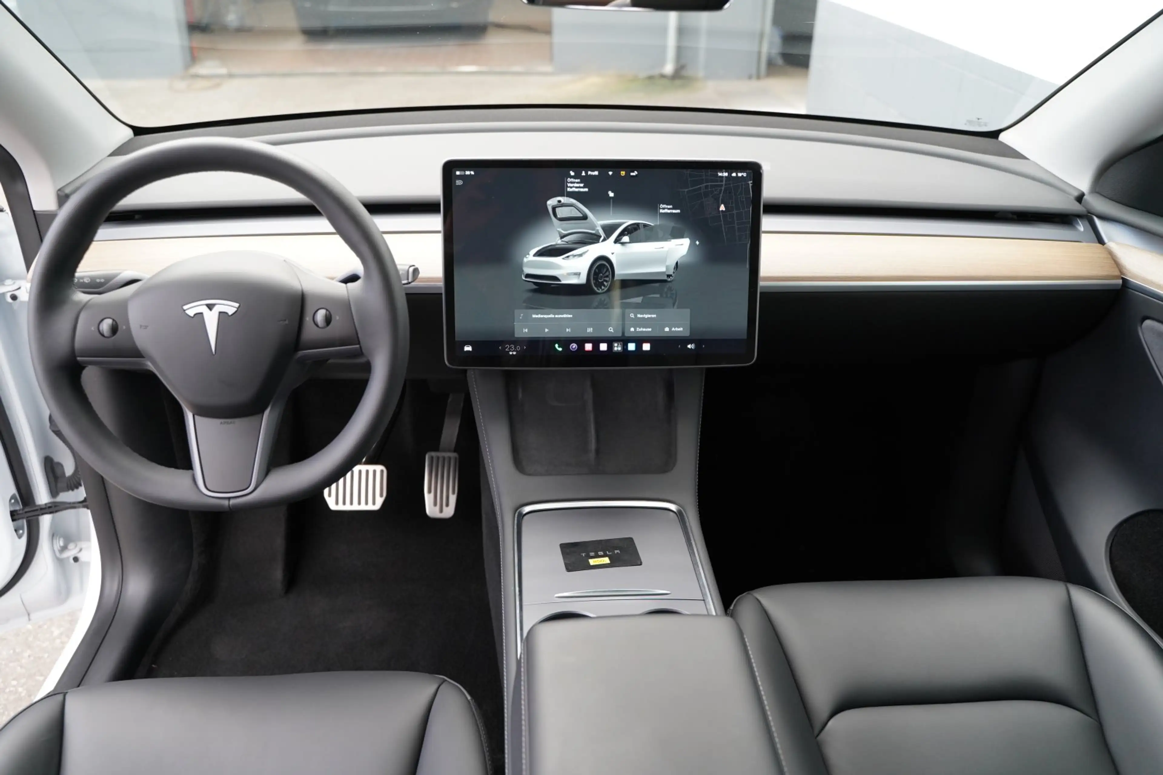 Tesla Model Y Long Range AWD *20-Zoll* — photo 2