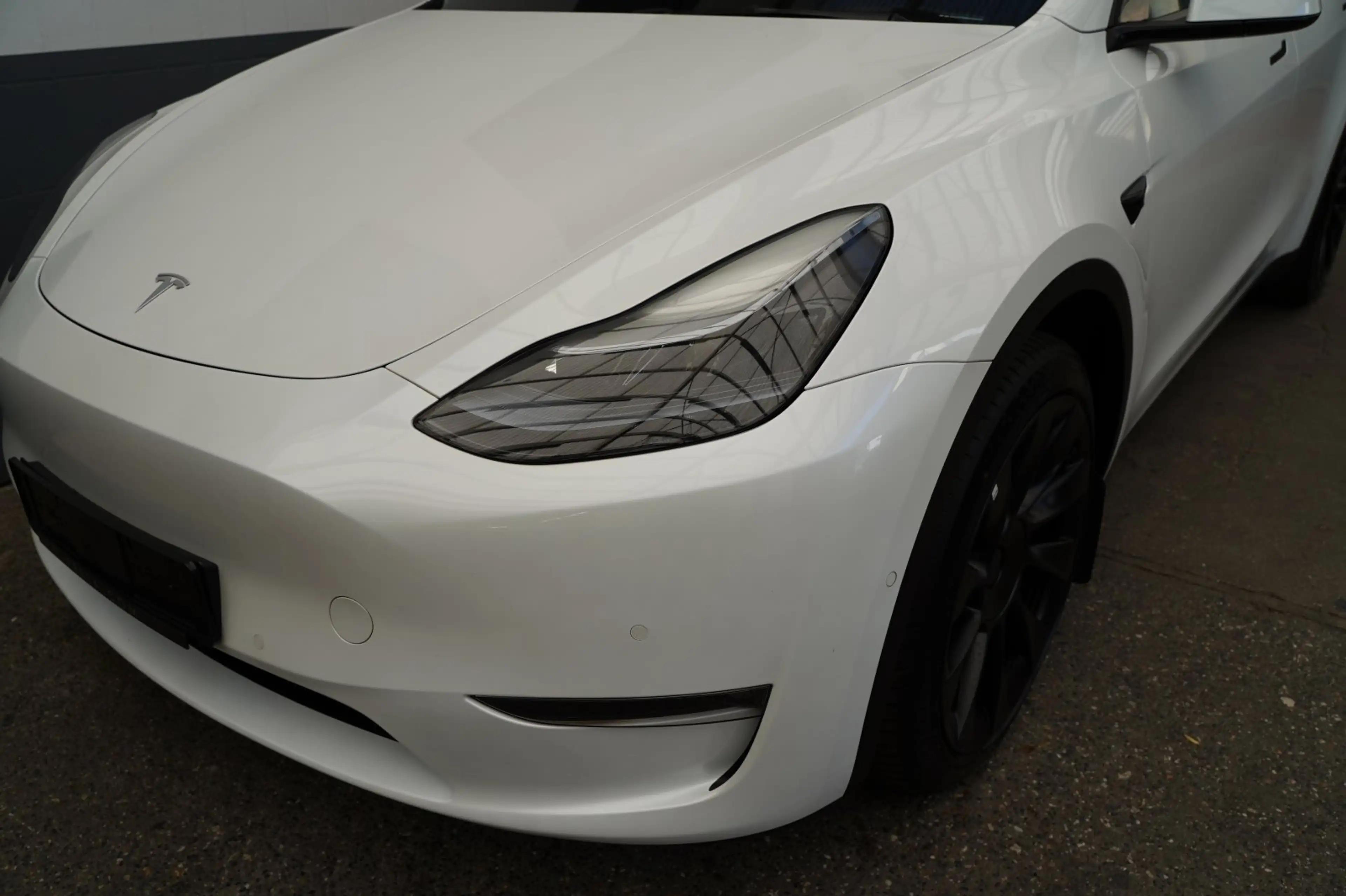 Tesla Model Y Long Range AWD *20-Zoll* — photo 15