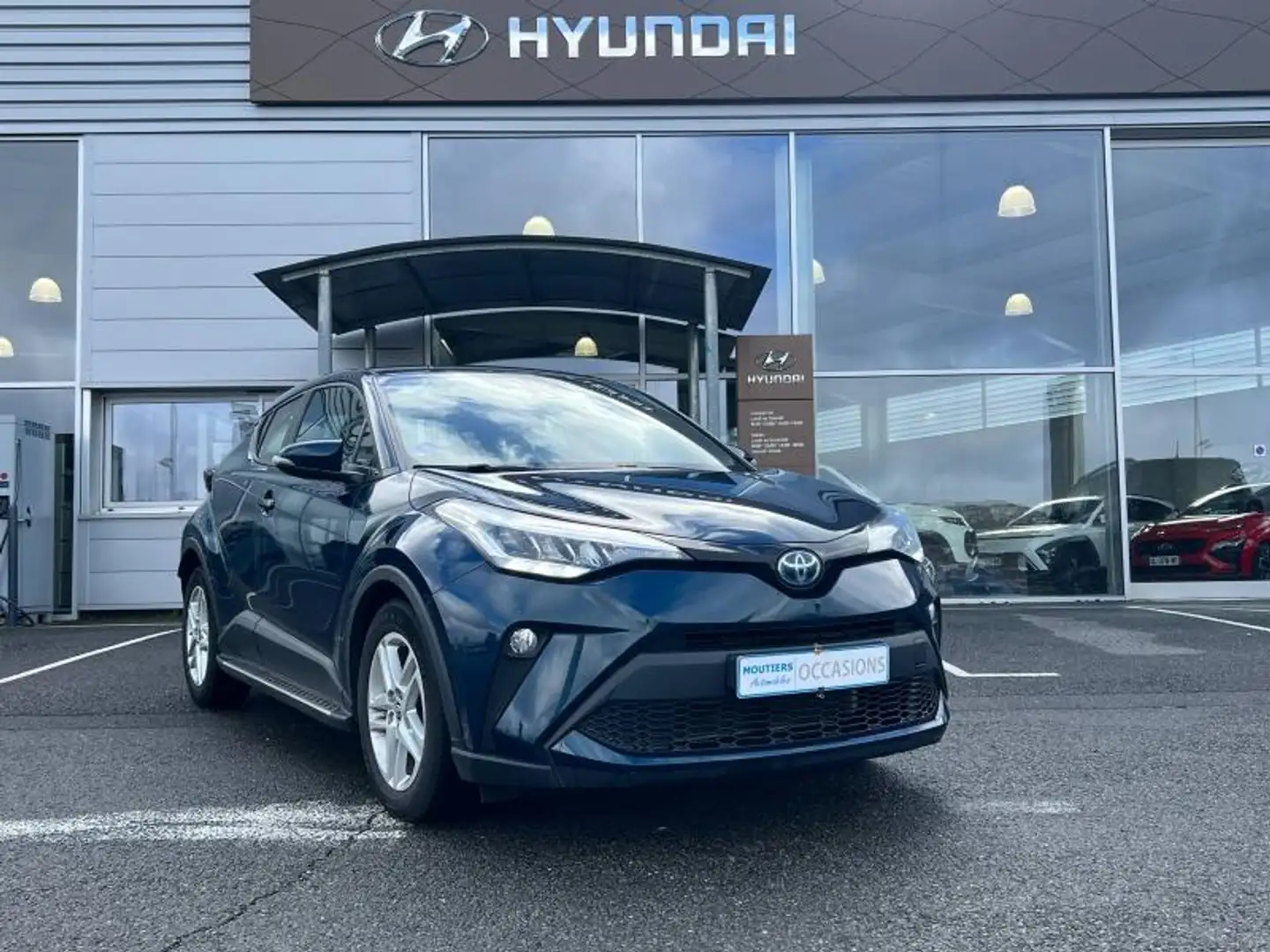 Toyota Dyna 1.8 Hybride 122ch Dynamic E-CVT Azul - 1