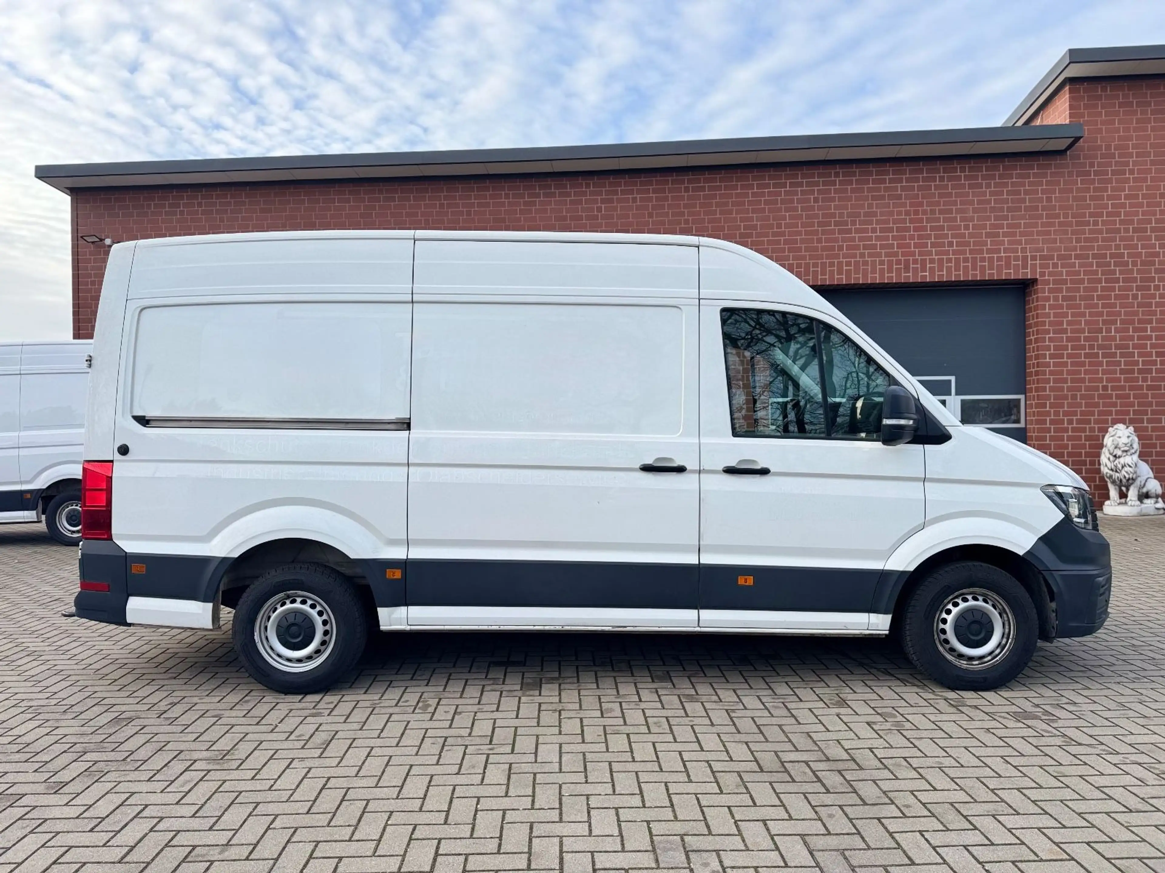 Volkswagen Crafter 2.0TDI Kasten 35 mittellang Hochdach FWD — photo 9