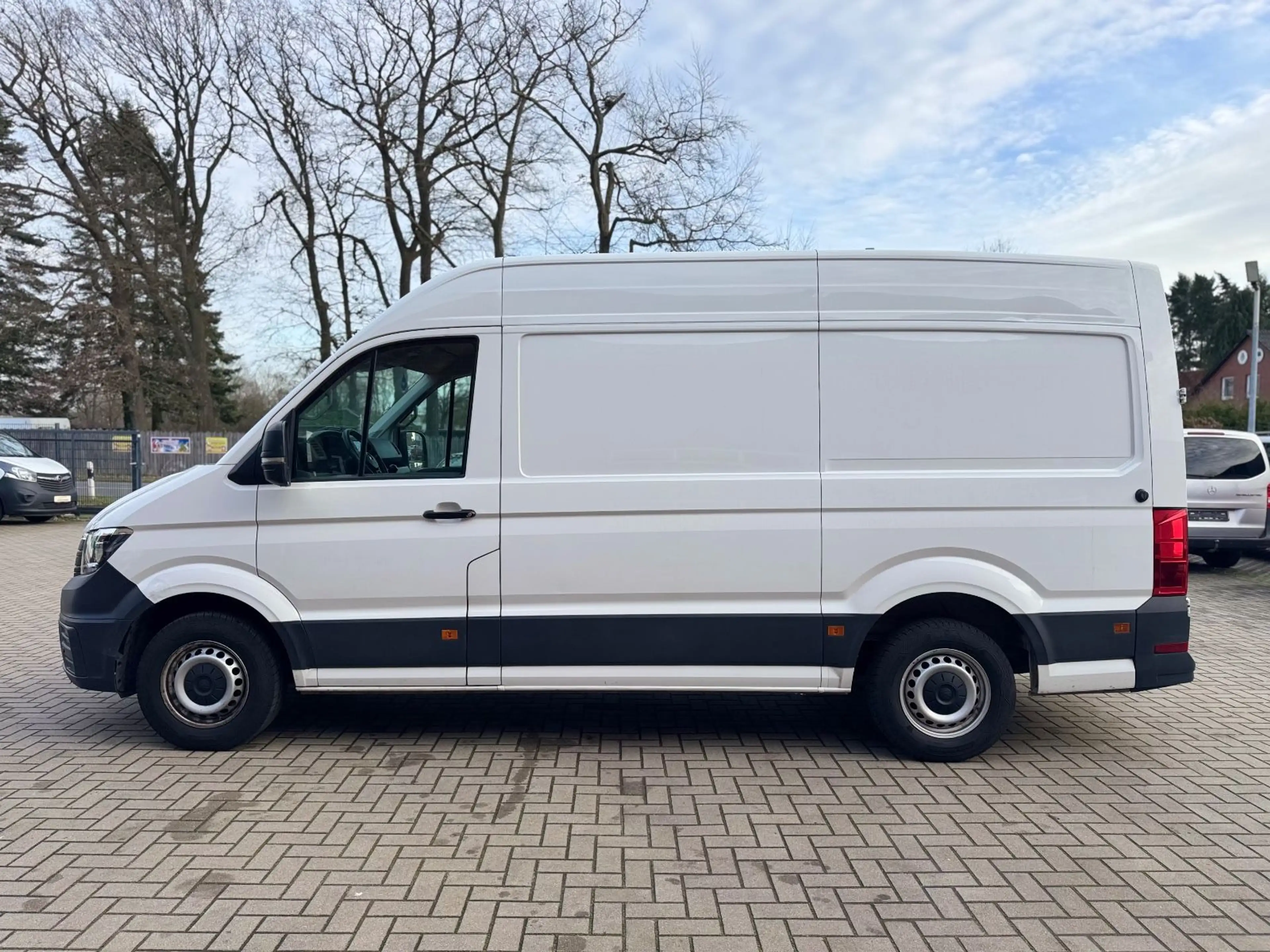 Volkswagen Crafter 2.0TDI Kasten 35 mittellang Hochdach FWD — photo 10