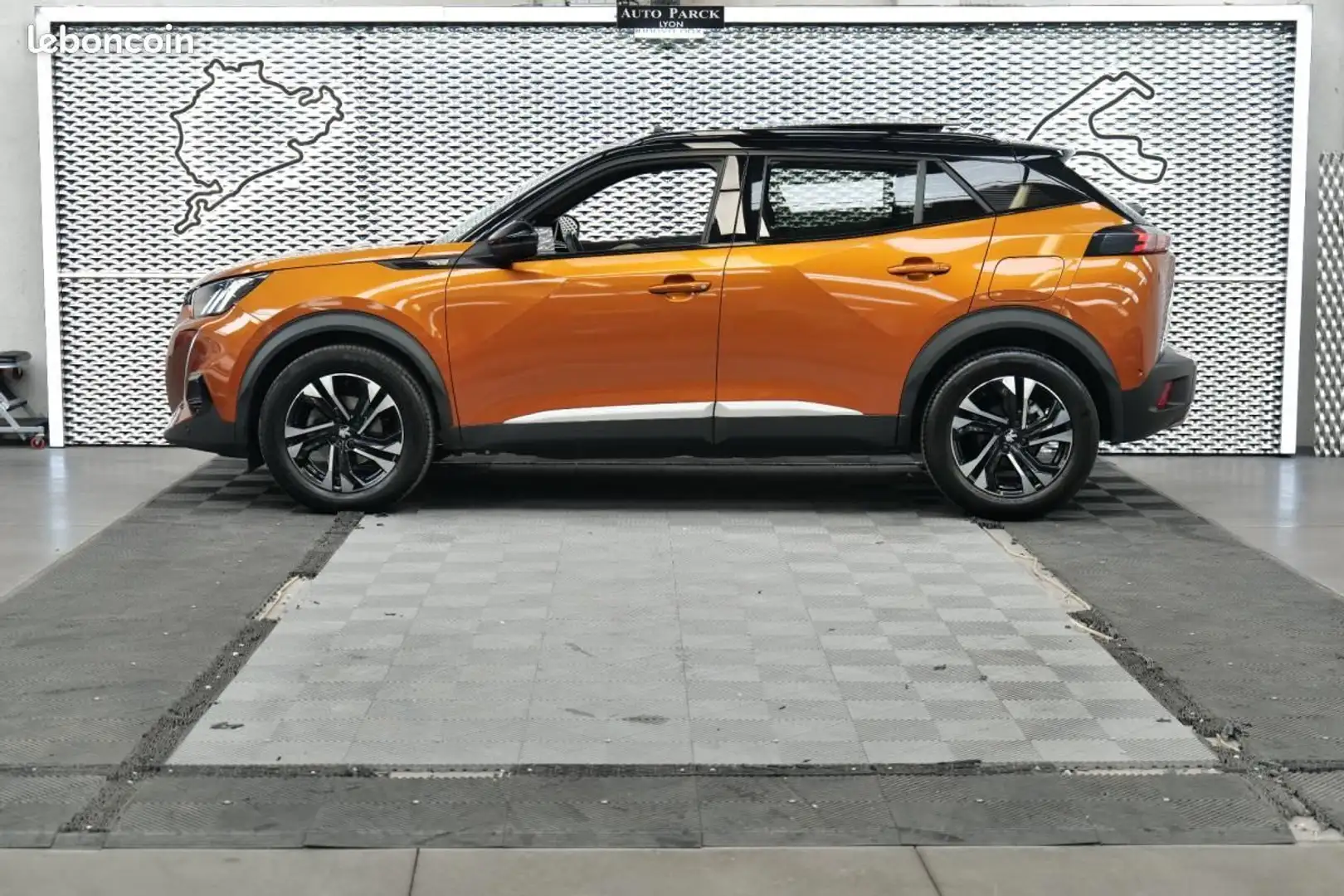 Peugeot 2008 PureTech 130 S&S BVM6 GT Line Oro - 2