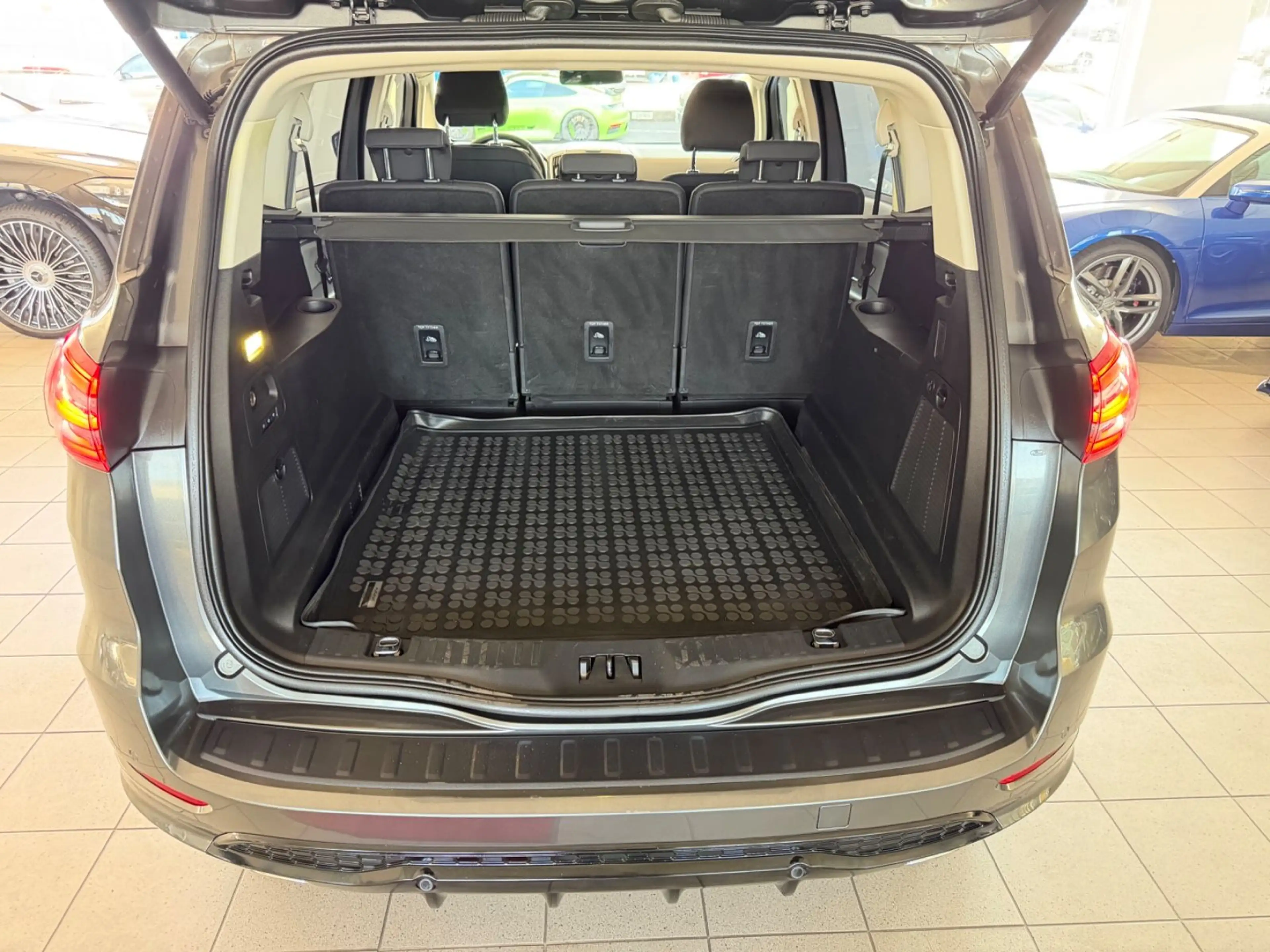 Ford S-Max Titanium ST  2.0 TDCi PowerShift Navi LED — photo 10