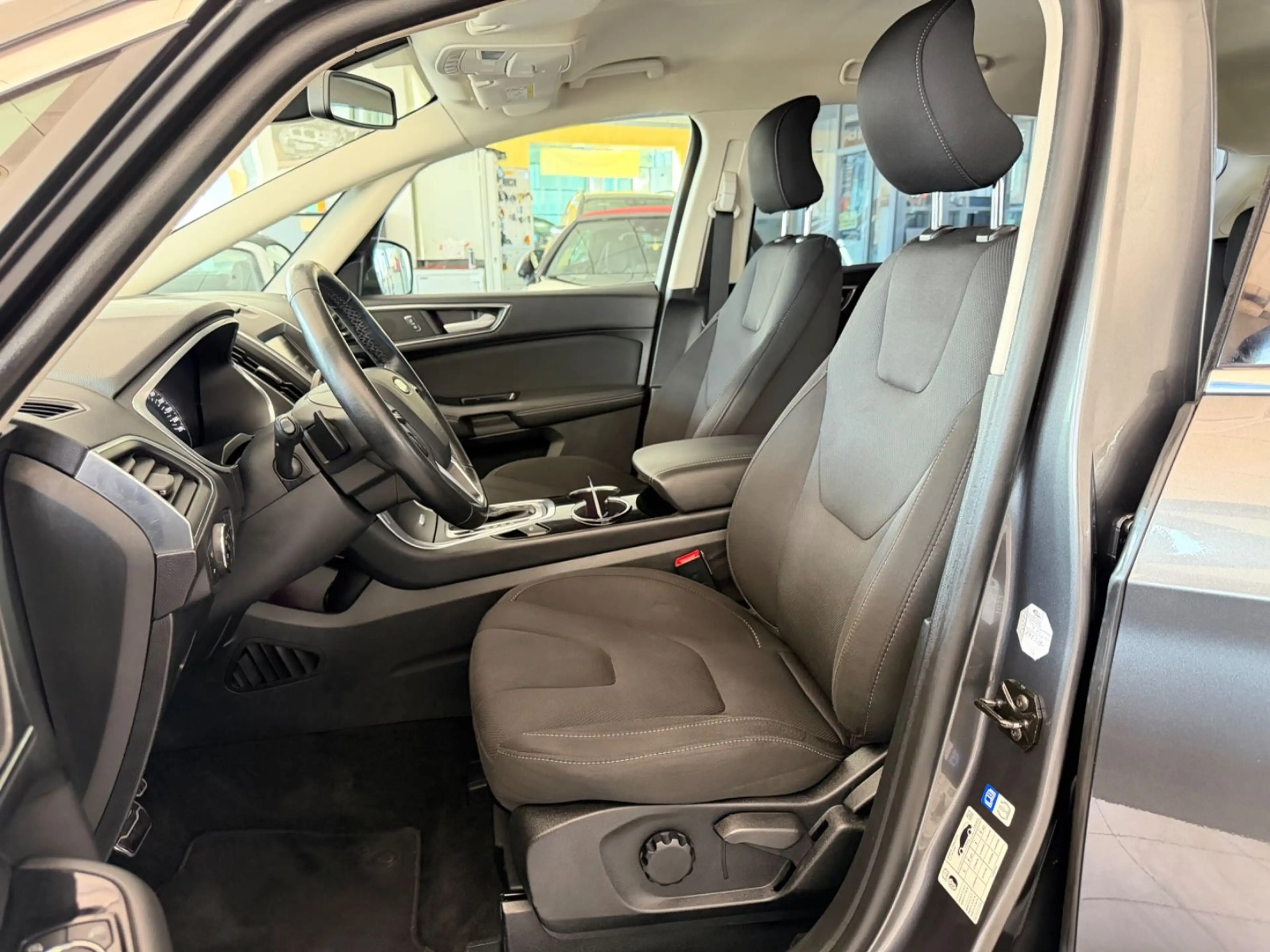 Ford S-Max Titanium ST  2.0 TDCi PowerShift Navi LED — photo 15