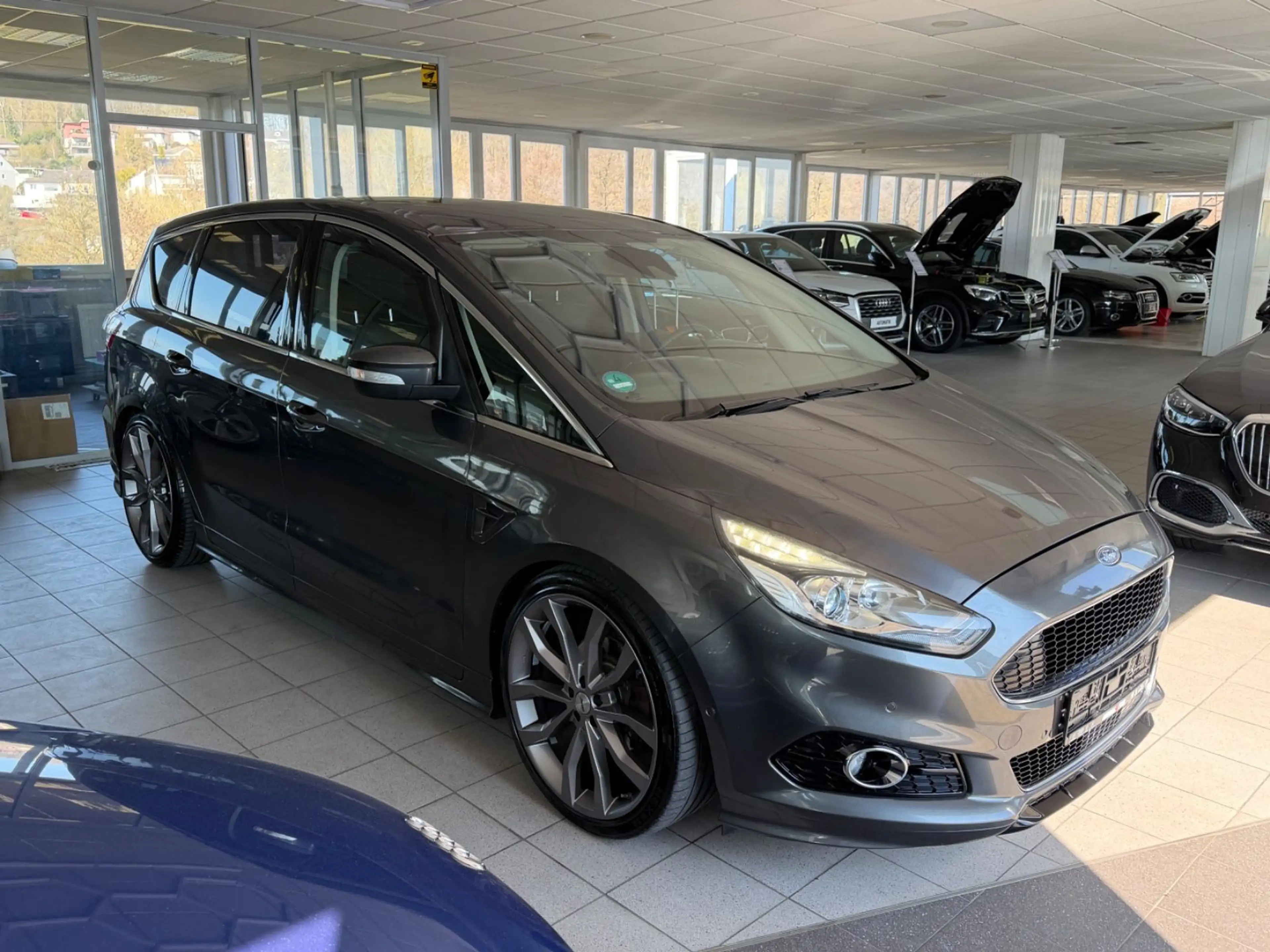 Ford S-Max Titanium ST  2.0 TDCi PowerShift Navi LED — photo 3